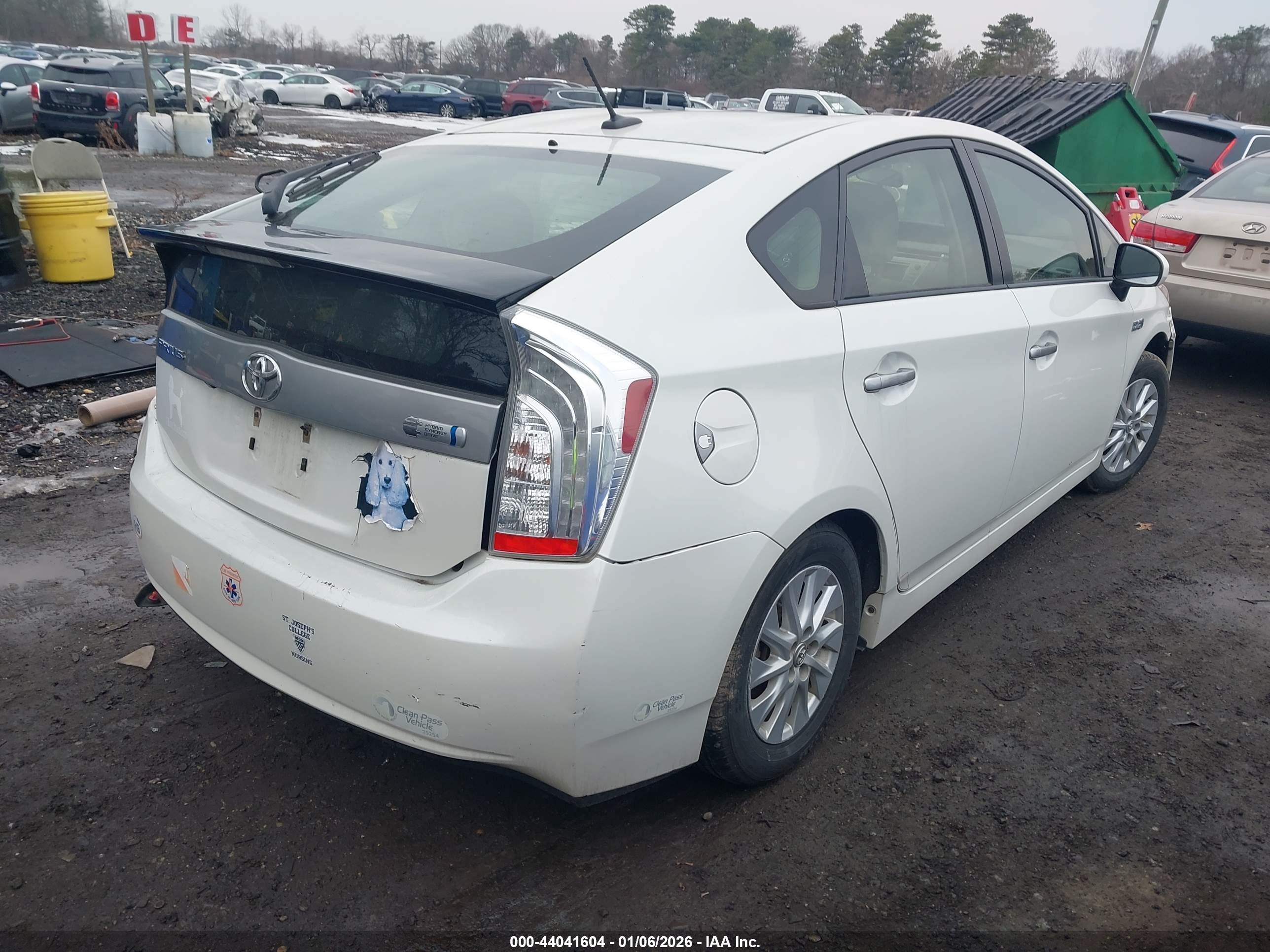 TOYOTA PRIUS image 4