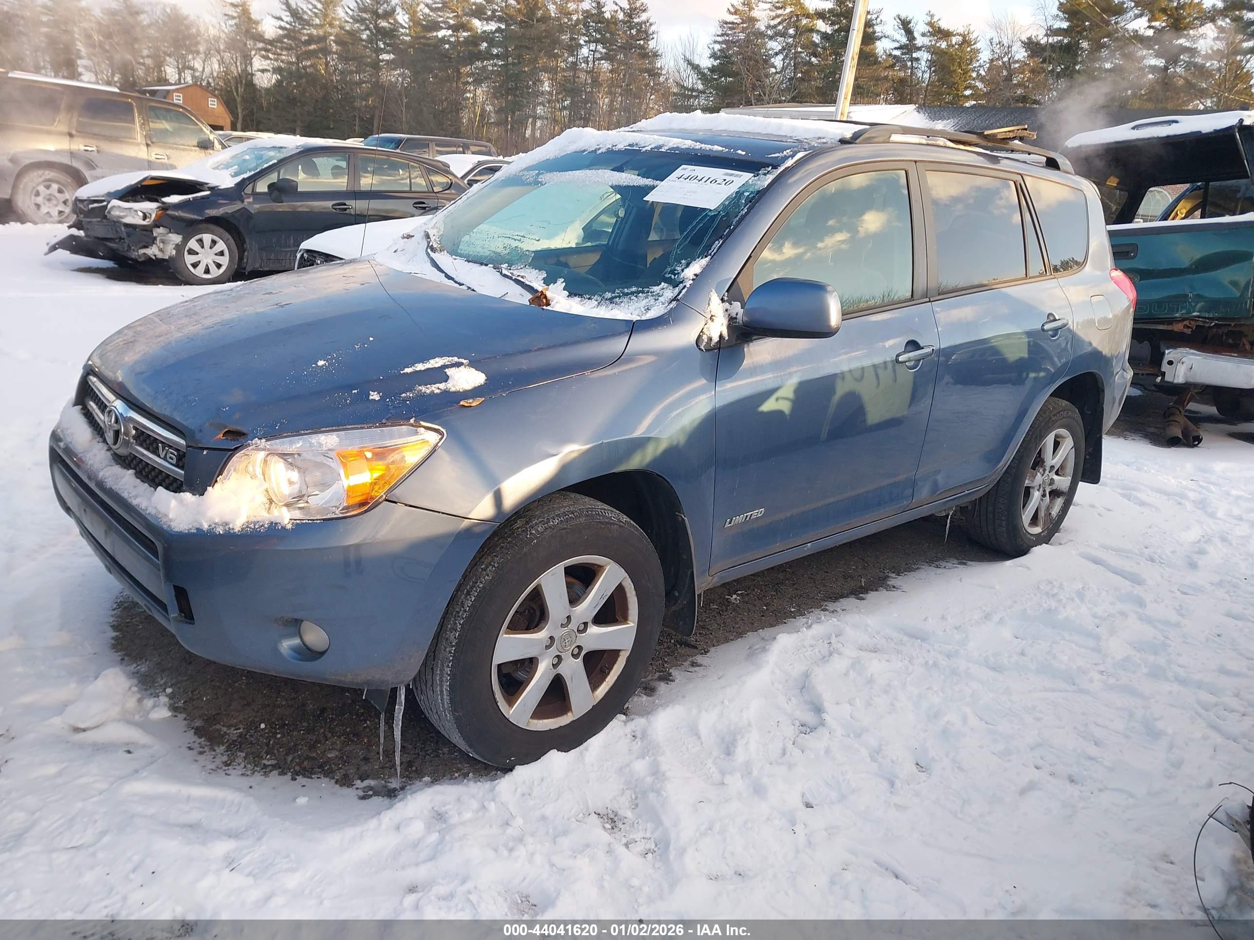 TOYOTA RAV4 image 2