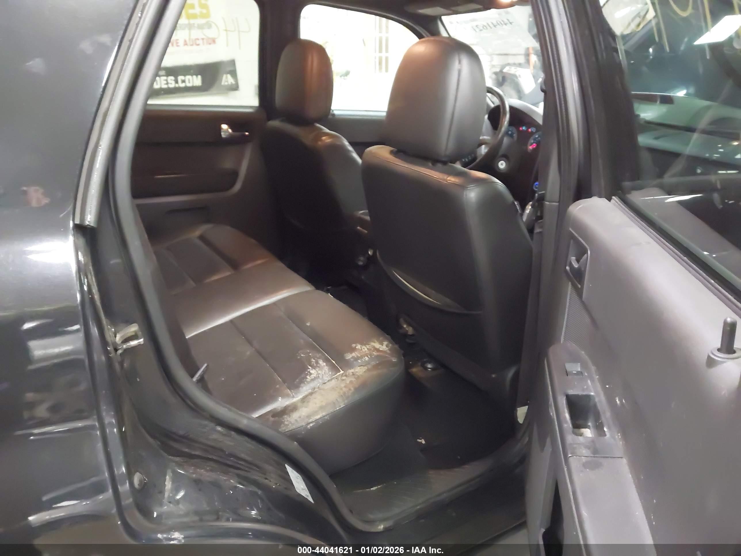 FORD ESCAPE image 8