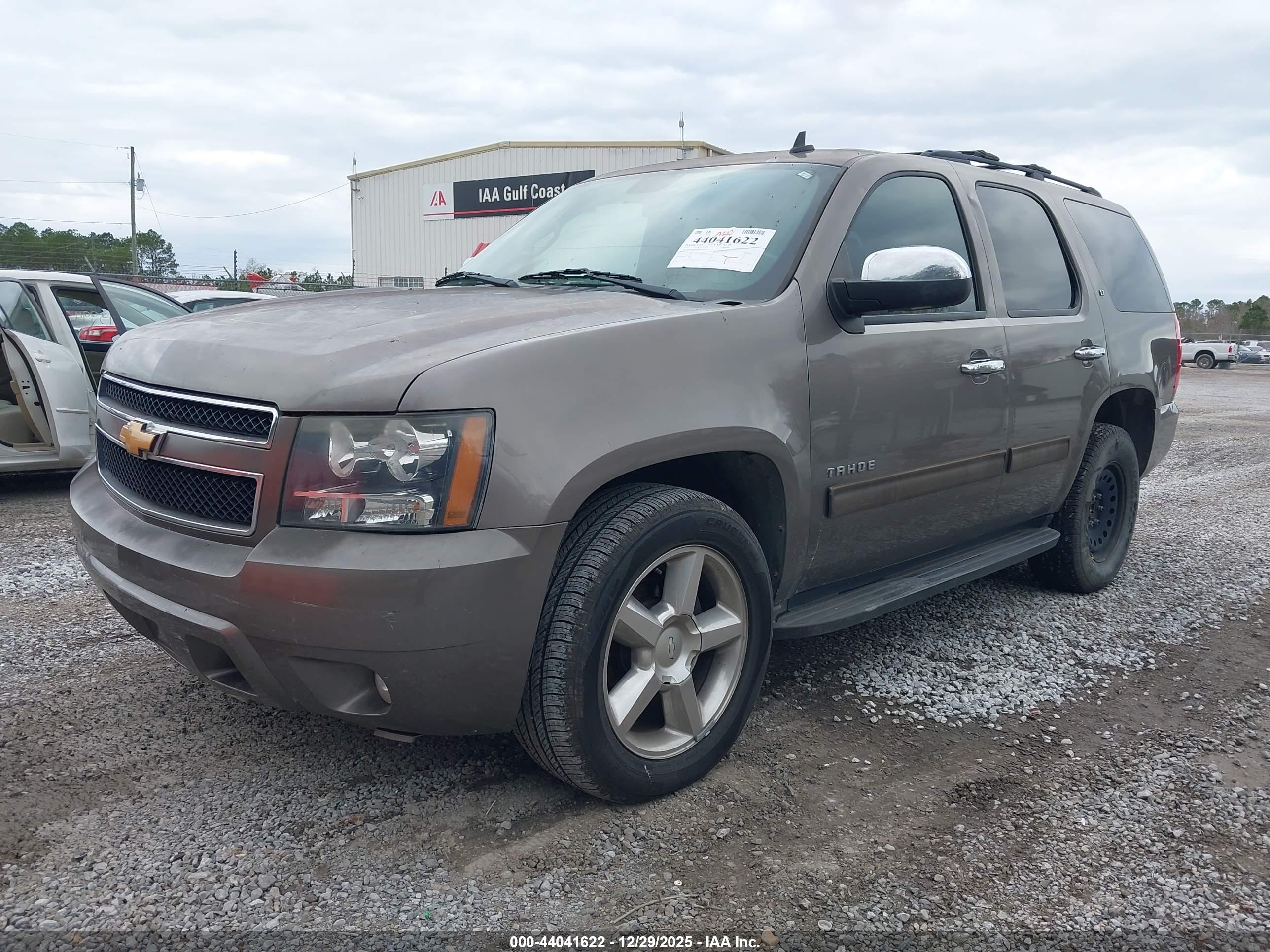 CHEVROLET TAHOE image 6