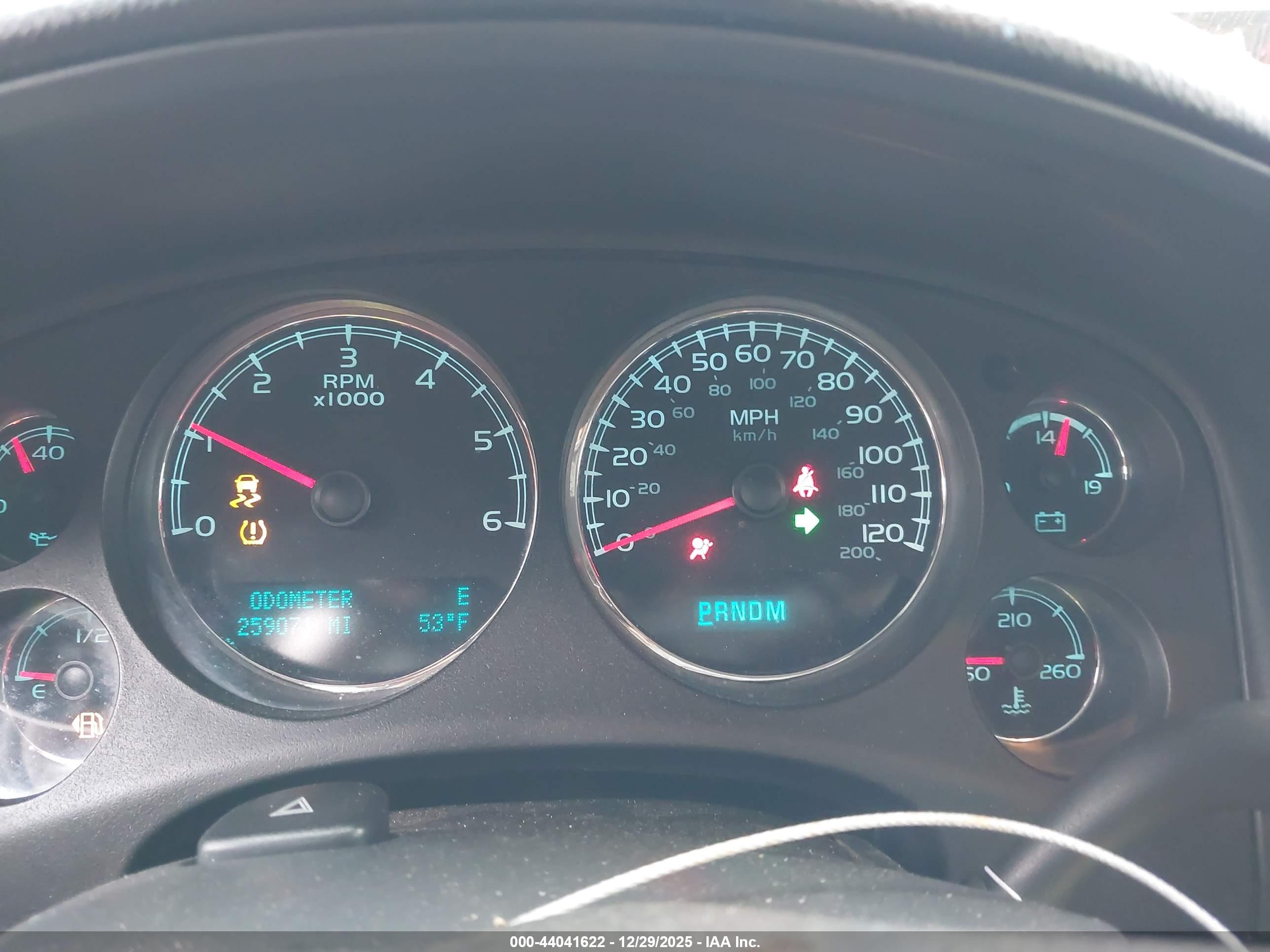 CHEVROLET TAHOE image 7