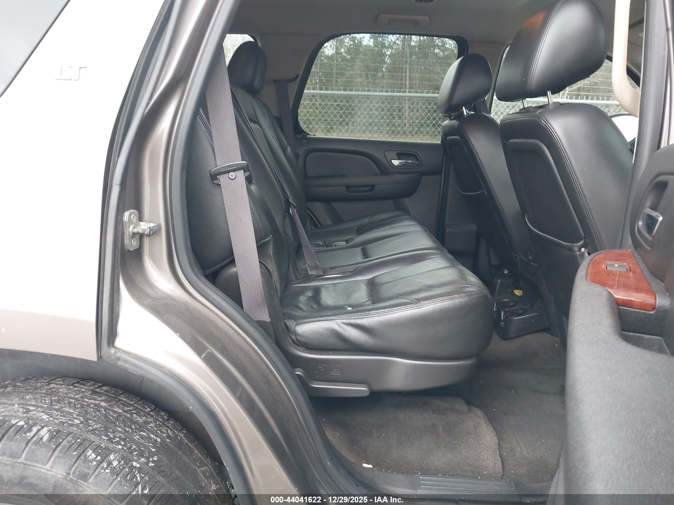 CHEVROLET TAHOE image 8