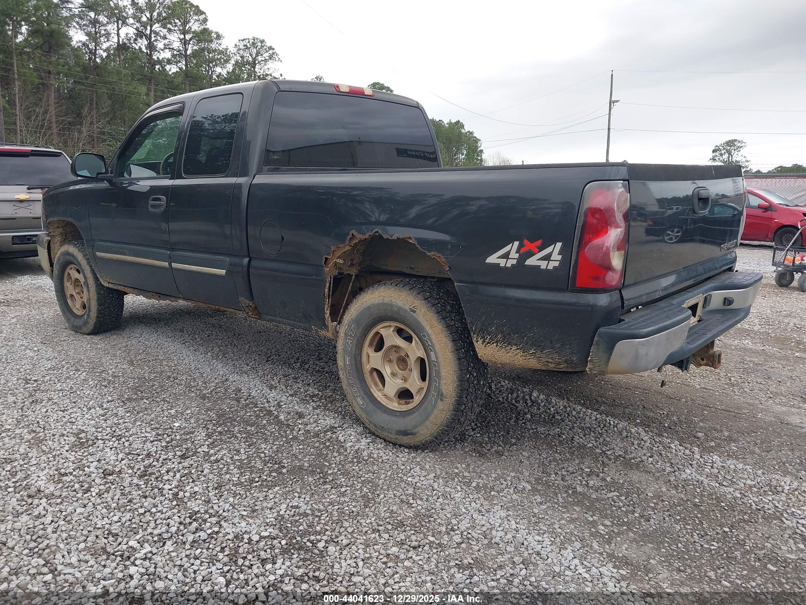 CHEVROLET SILVERADO image 3