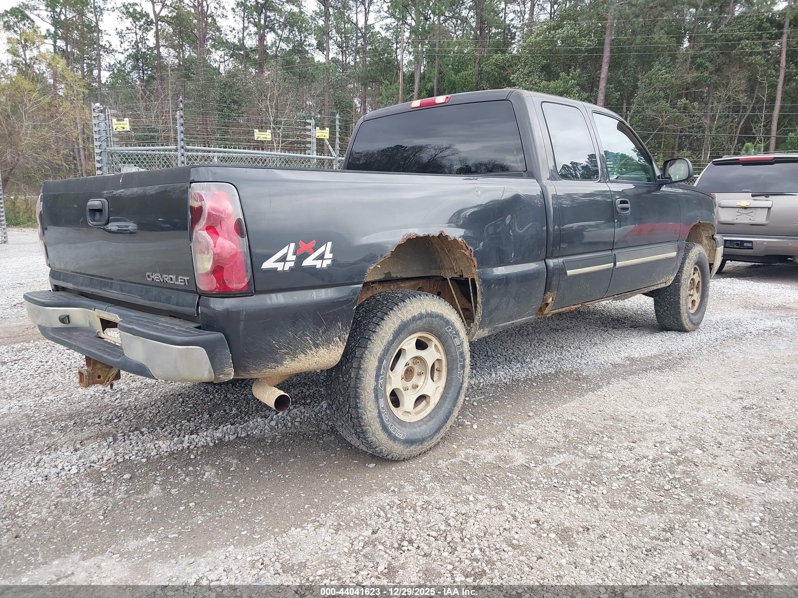 CHEVROLET SILVERADO image 4