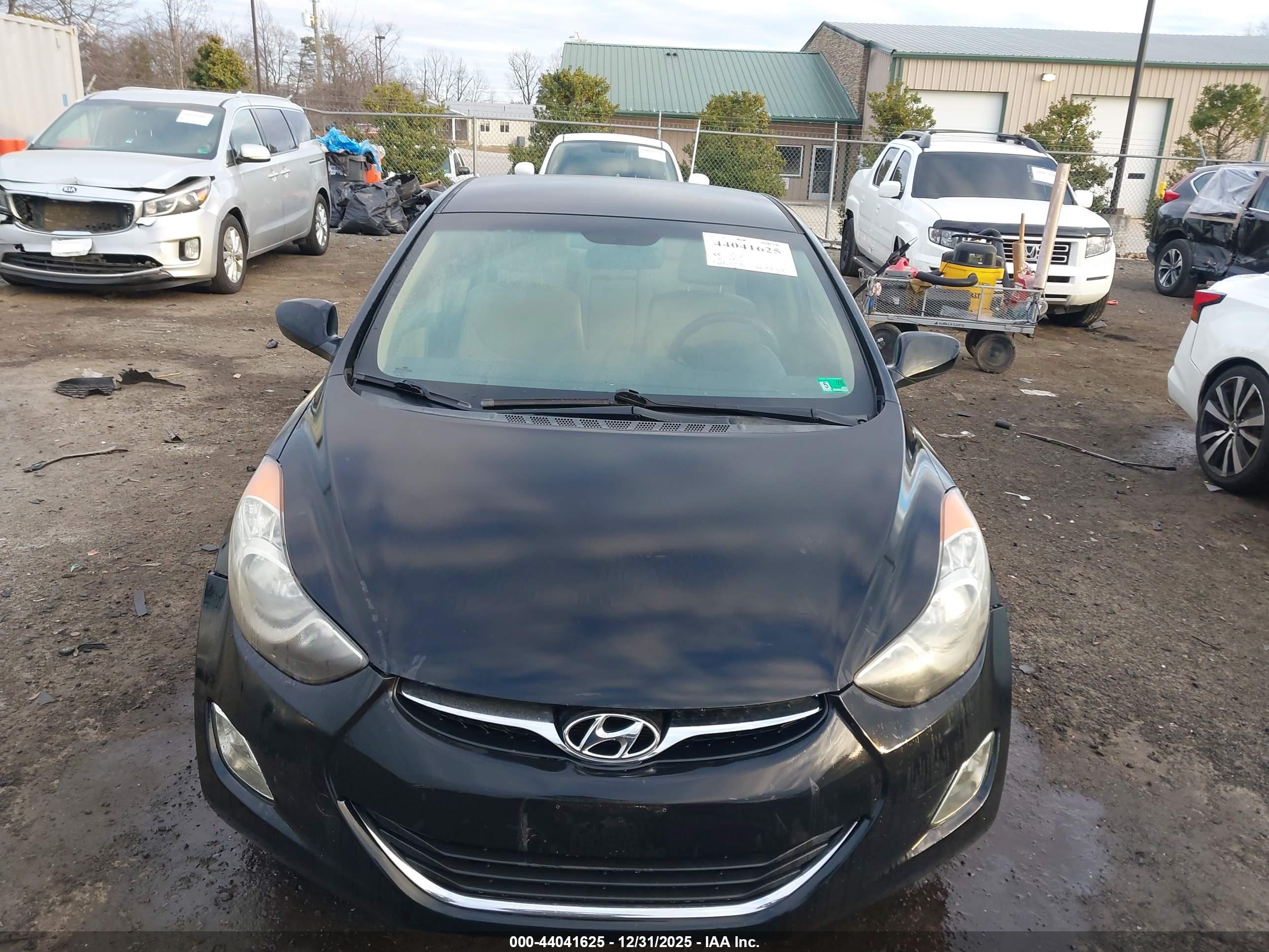 HYUNDAI ELANTRA image 6