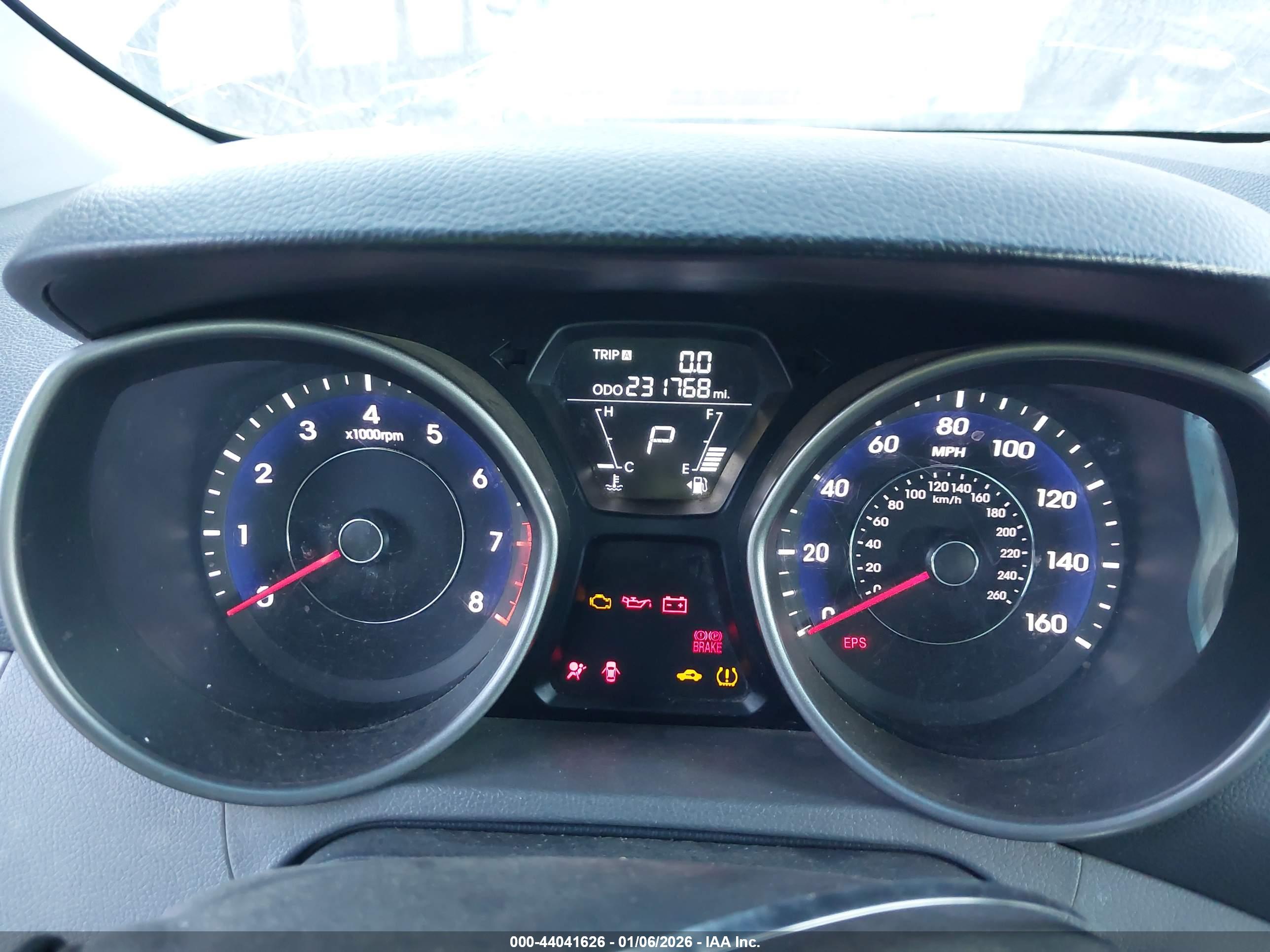 HYUNDAI ELANTRA image 7