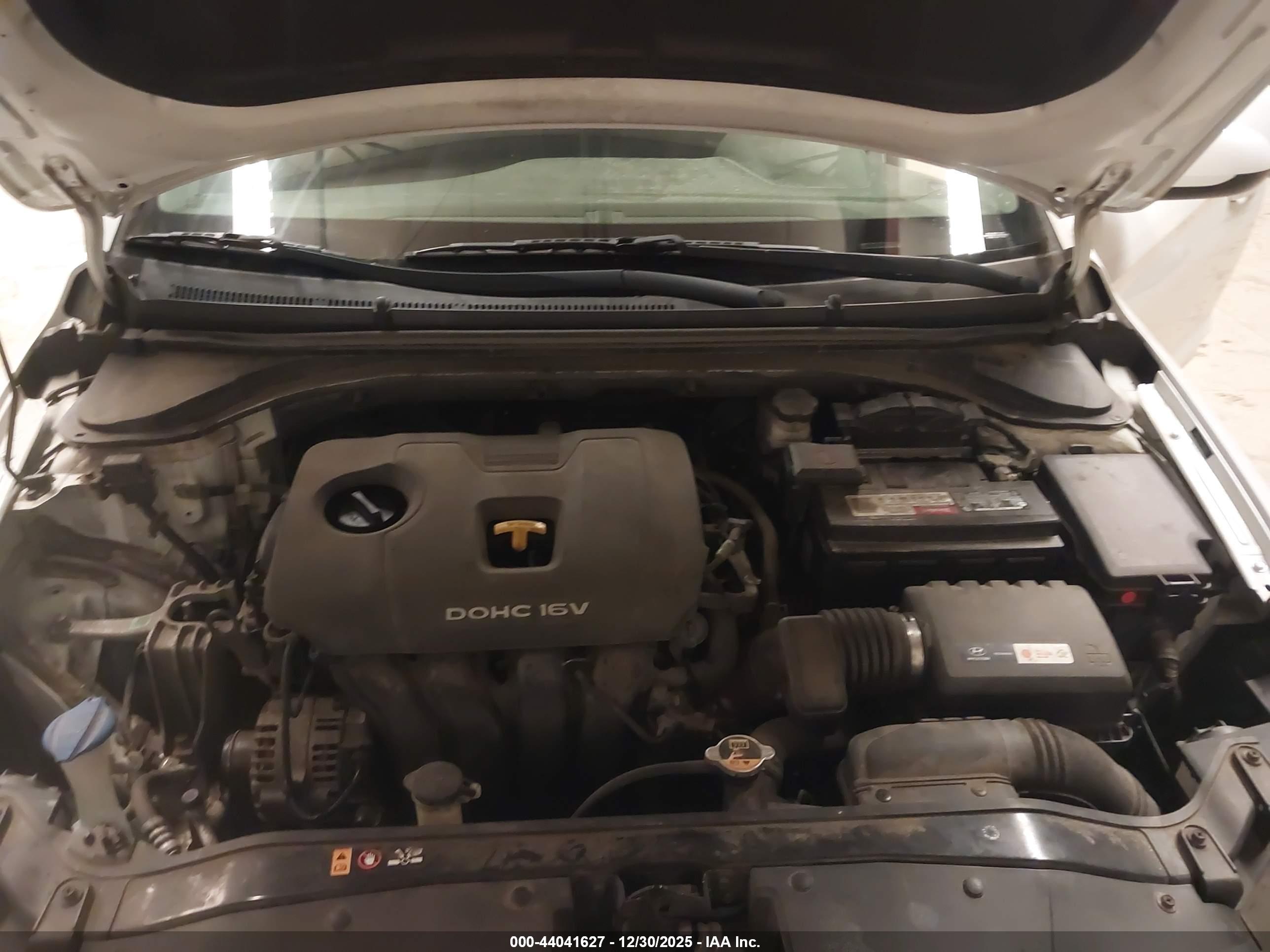 HYUNDAI ELANTRA image 10