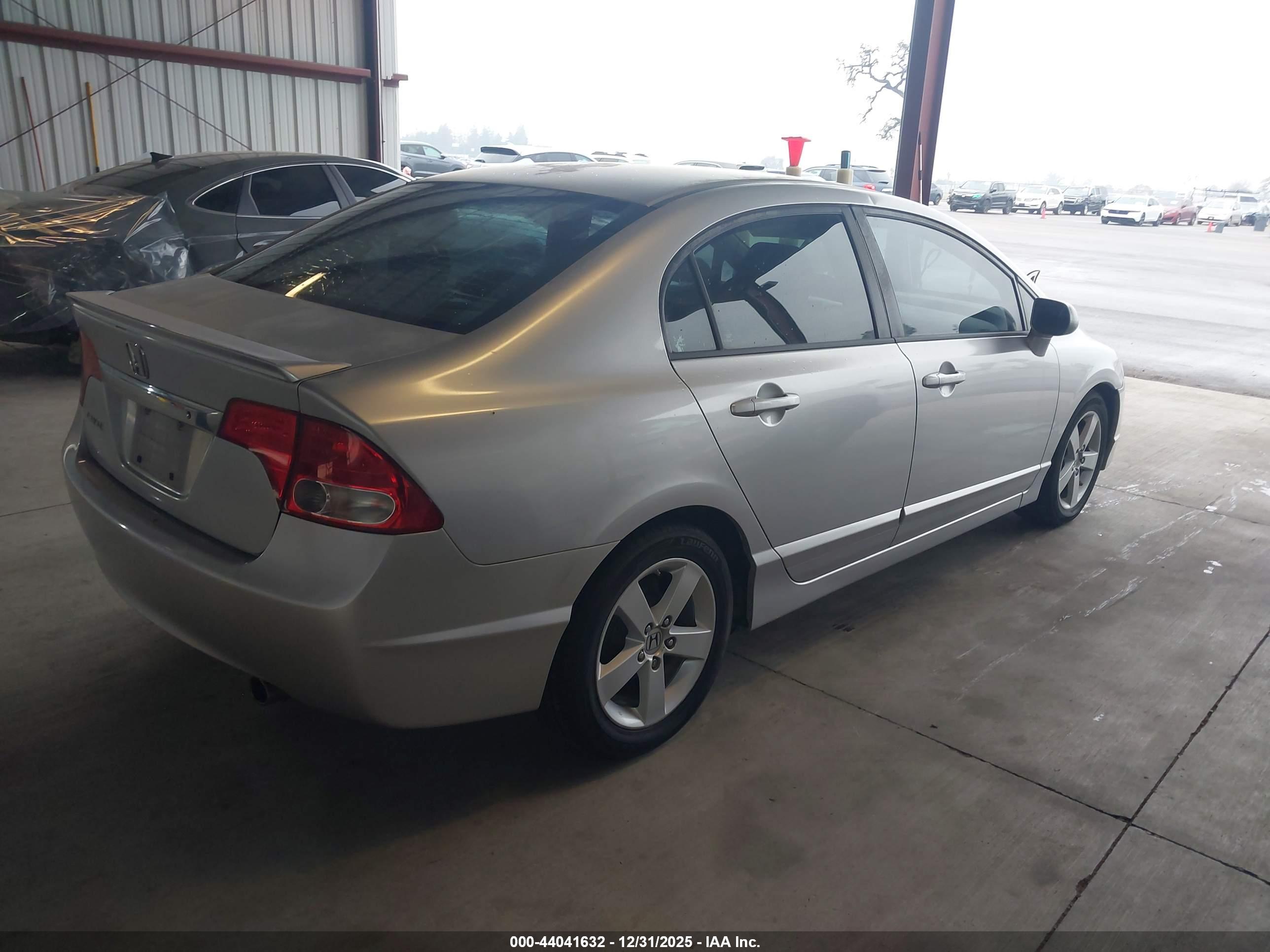 HONDA CIVIC image 4