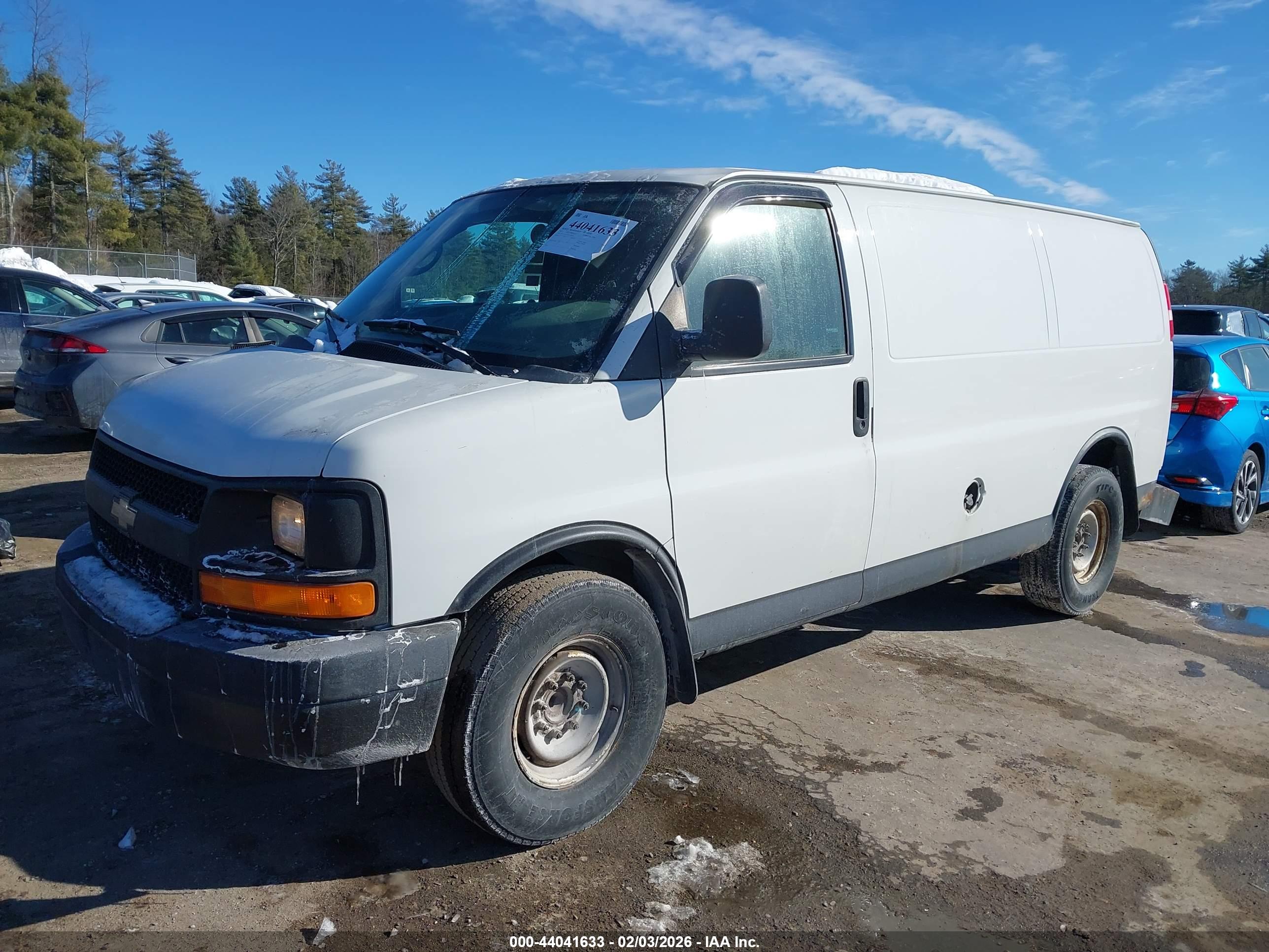 CHEVROLET EXPRESS image 2