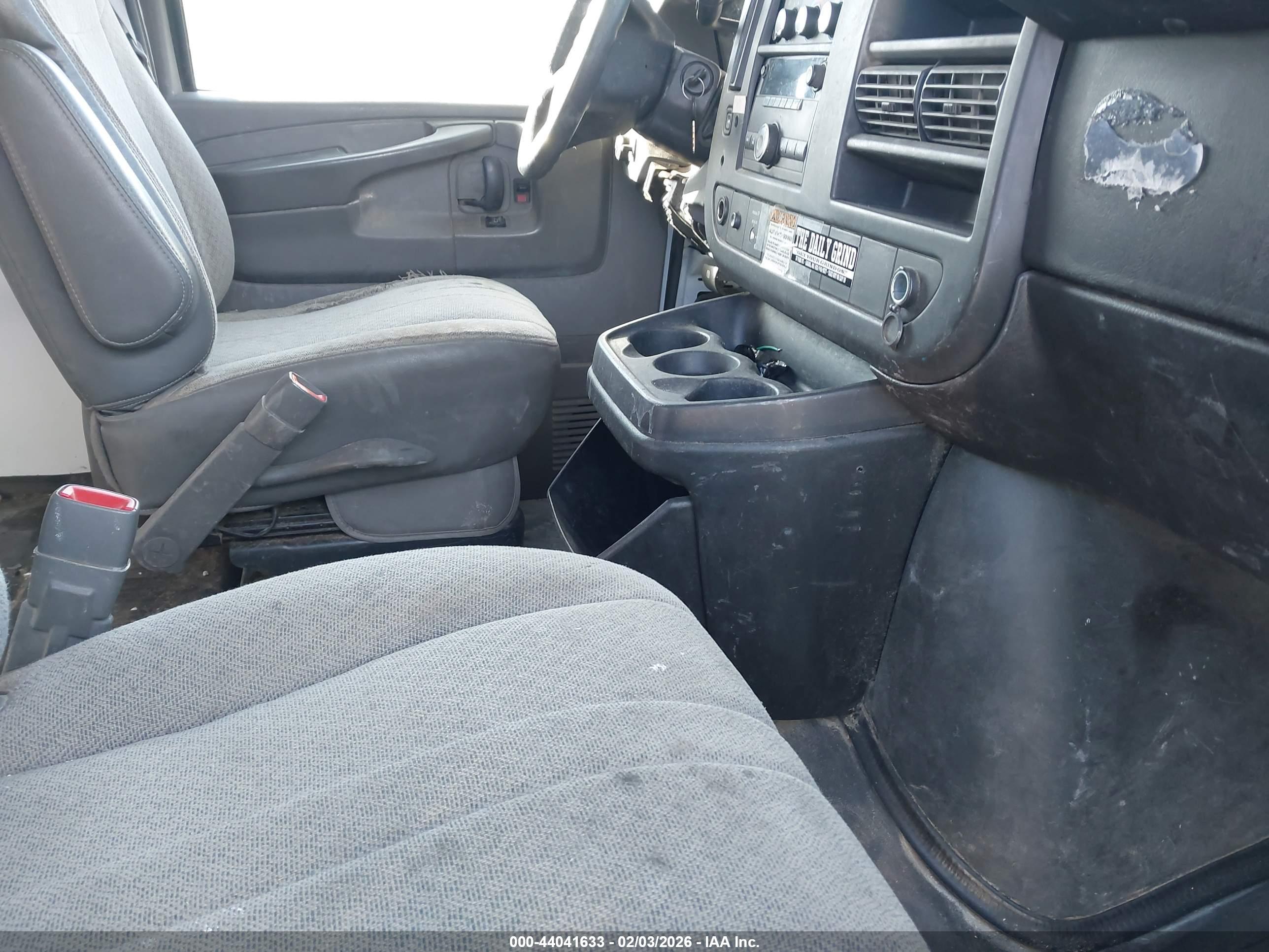 CHEVROLET EXPRESS image 5