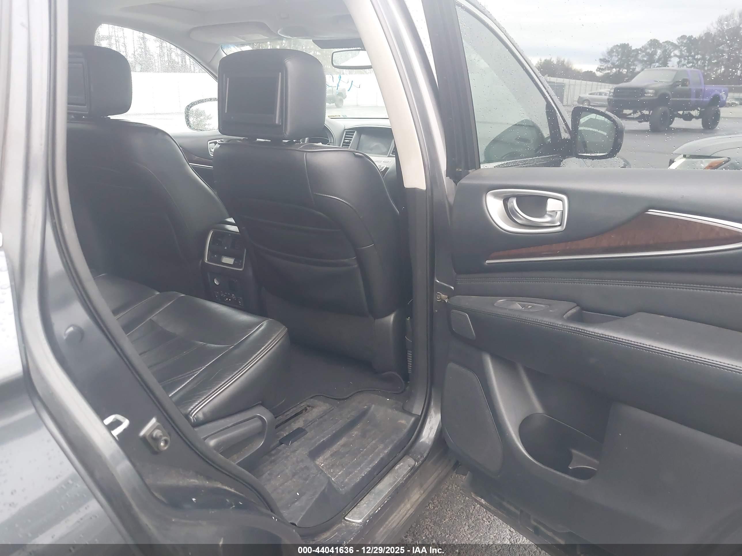 INFINITI QX60 image 8