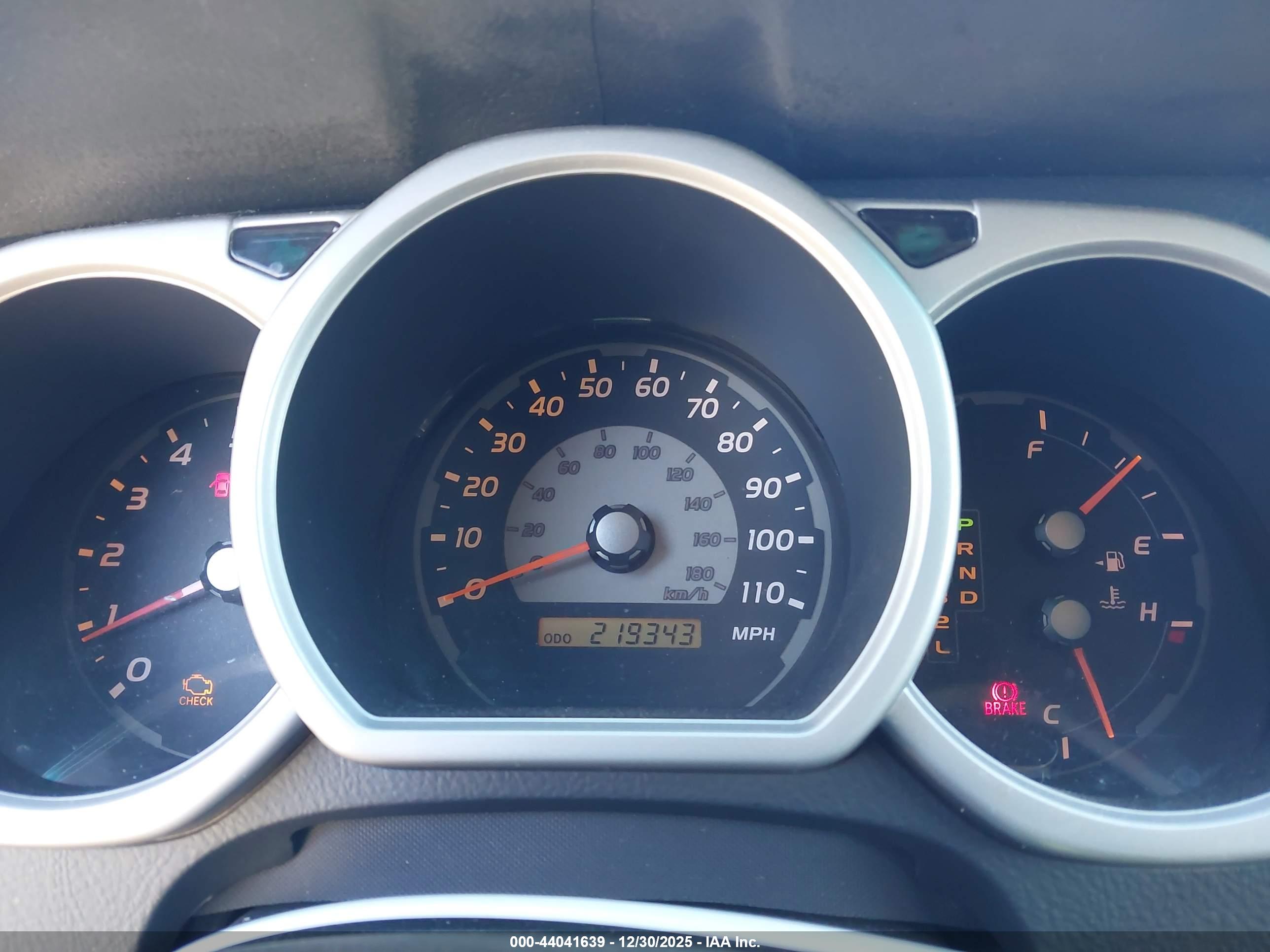 TOYOTA 4RUNNER image 7