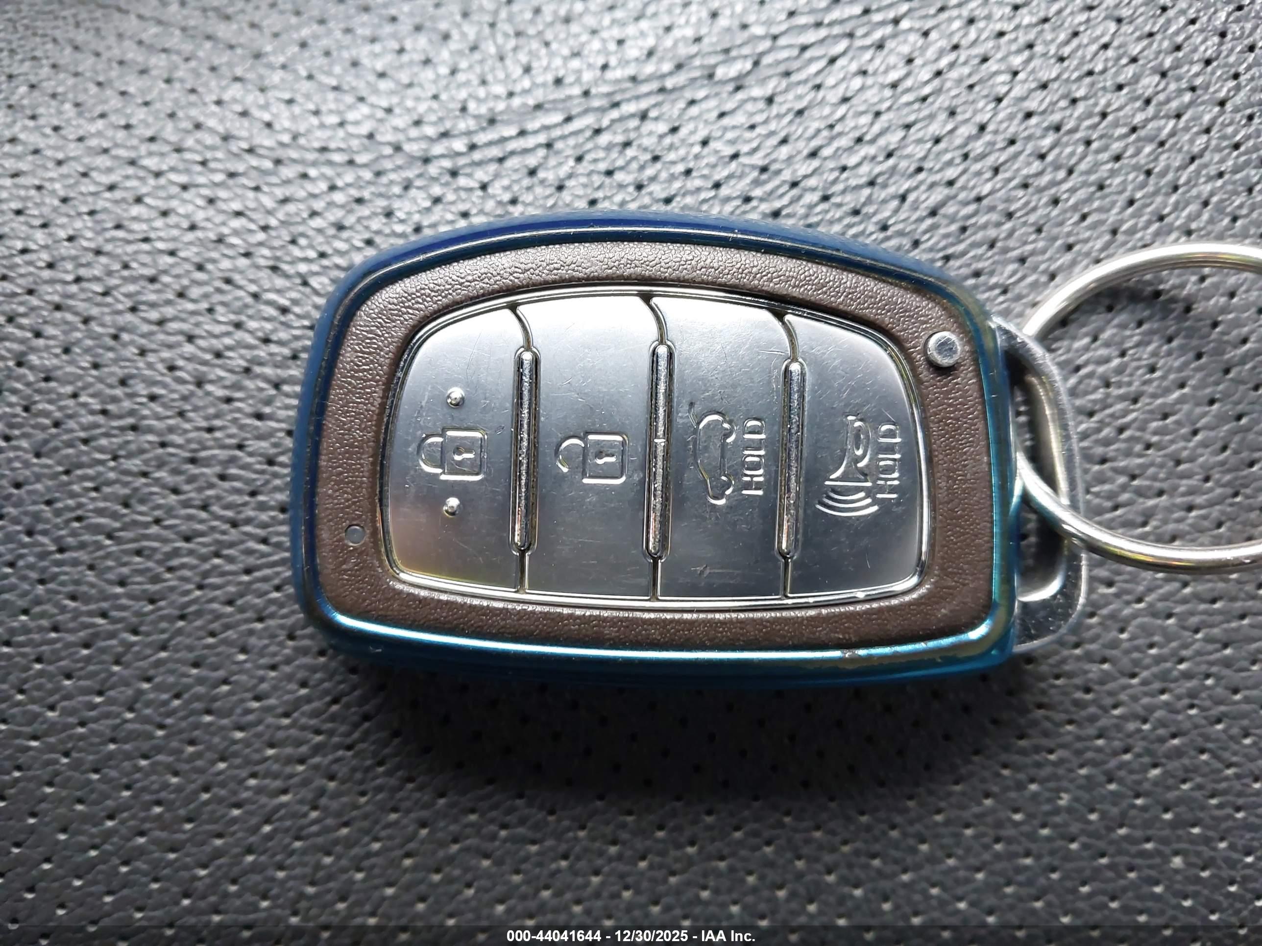 HYUNDAI TUCSON image 11