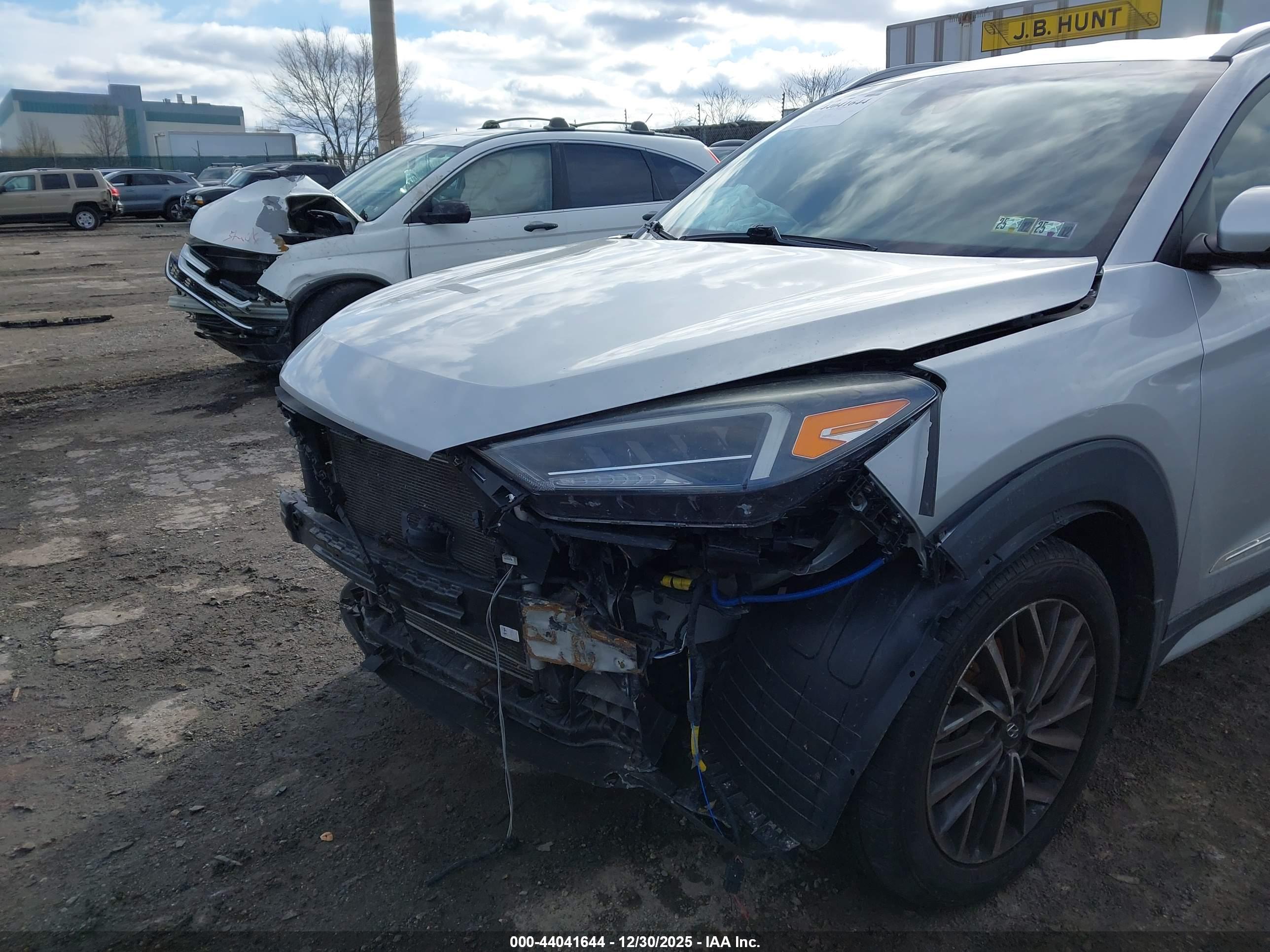 HYUNDAI TUCSON image 6