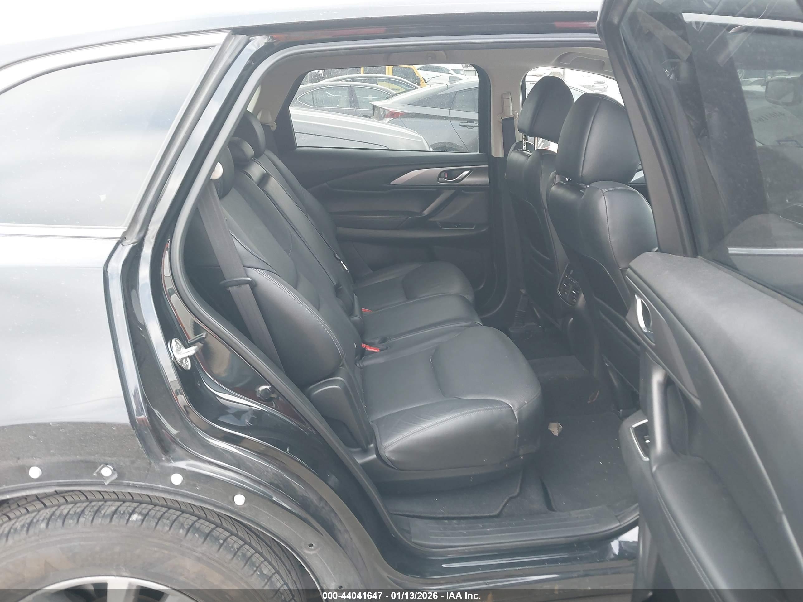 MAZDA CX-9 image 8