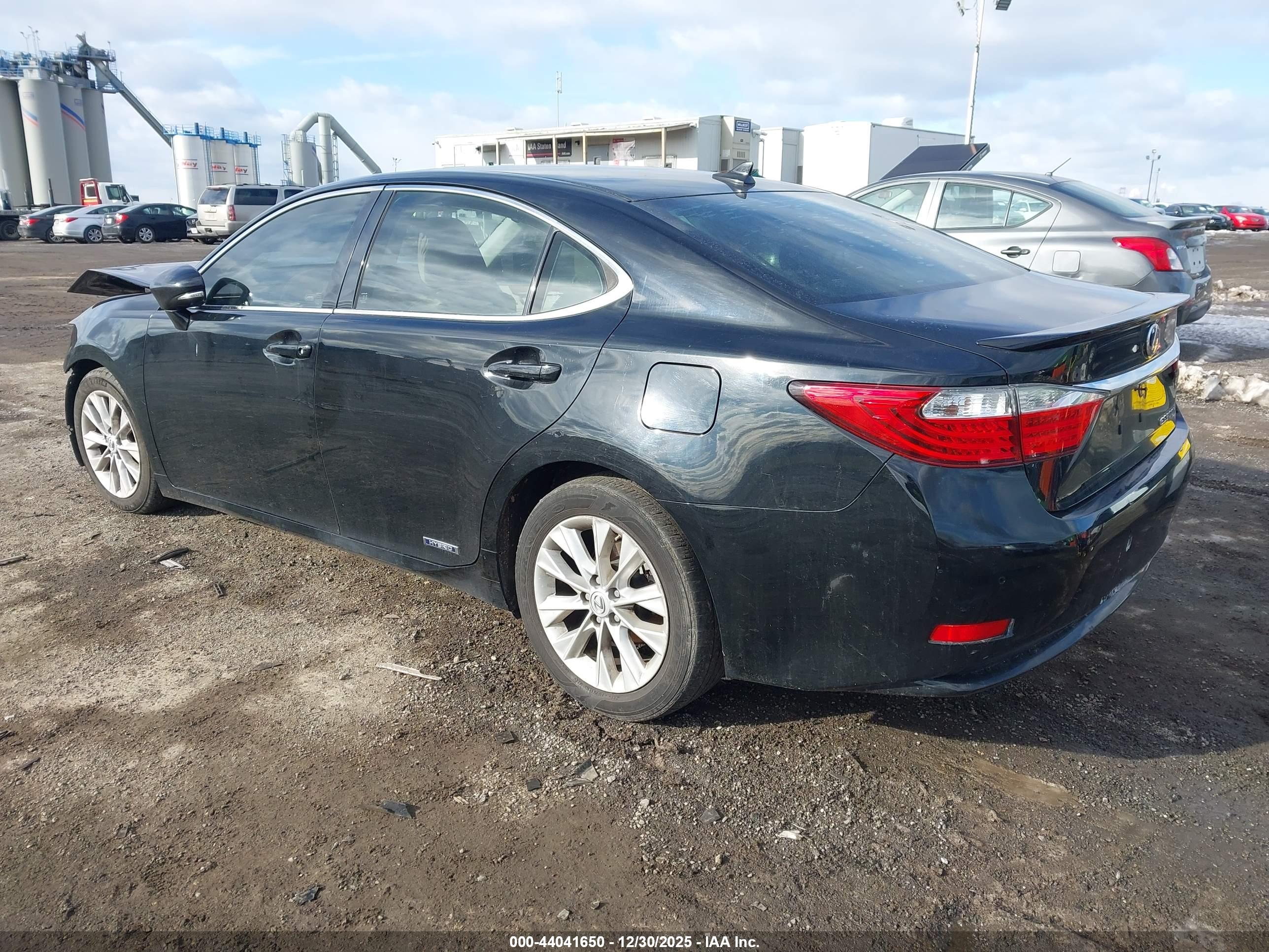 LEXUS ES image 3