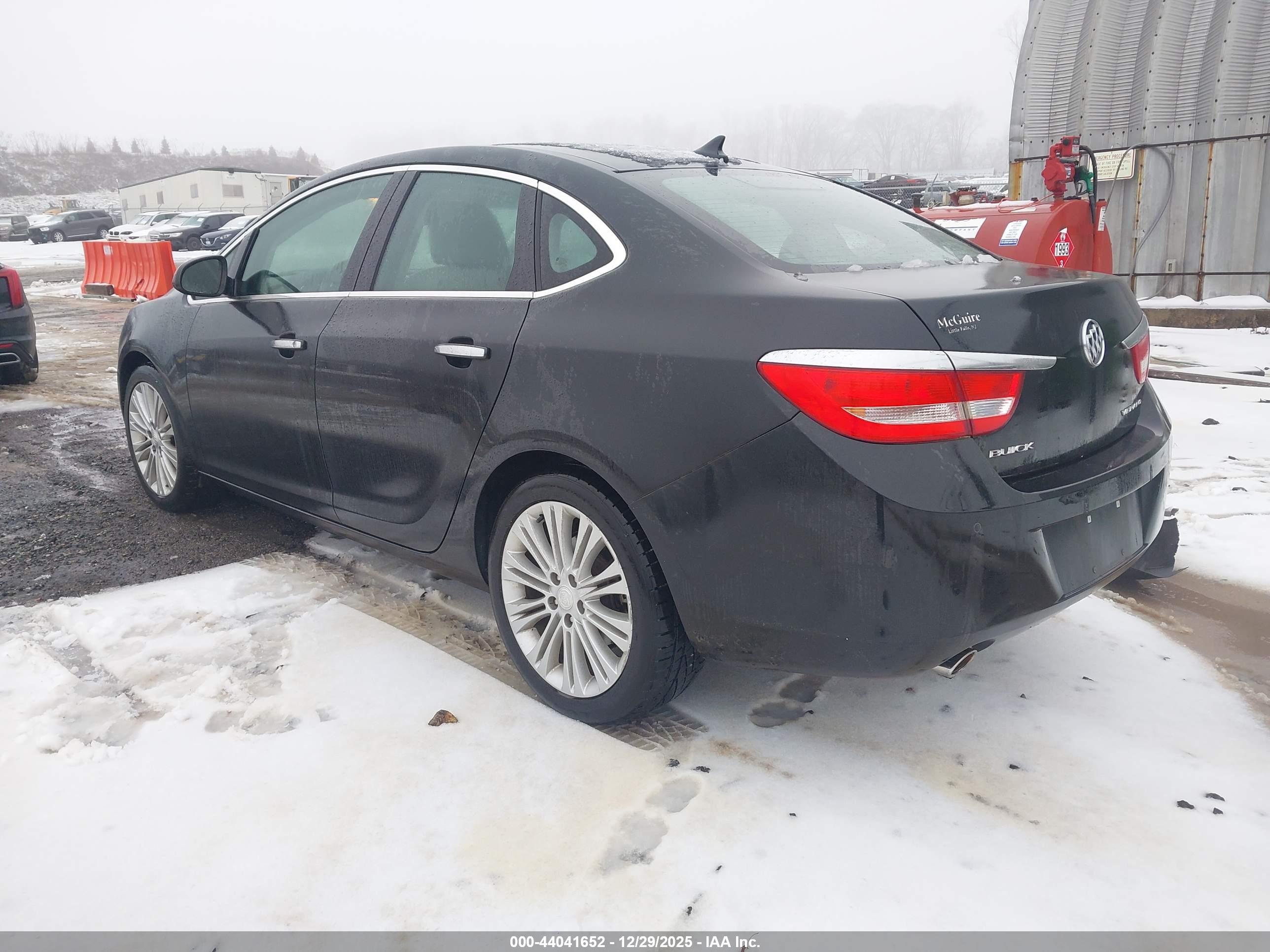 BUICK VERANO image 3
