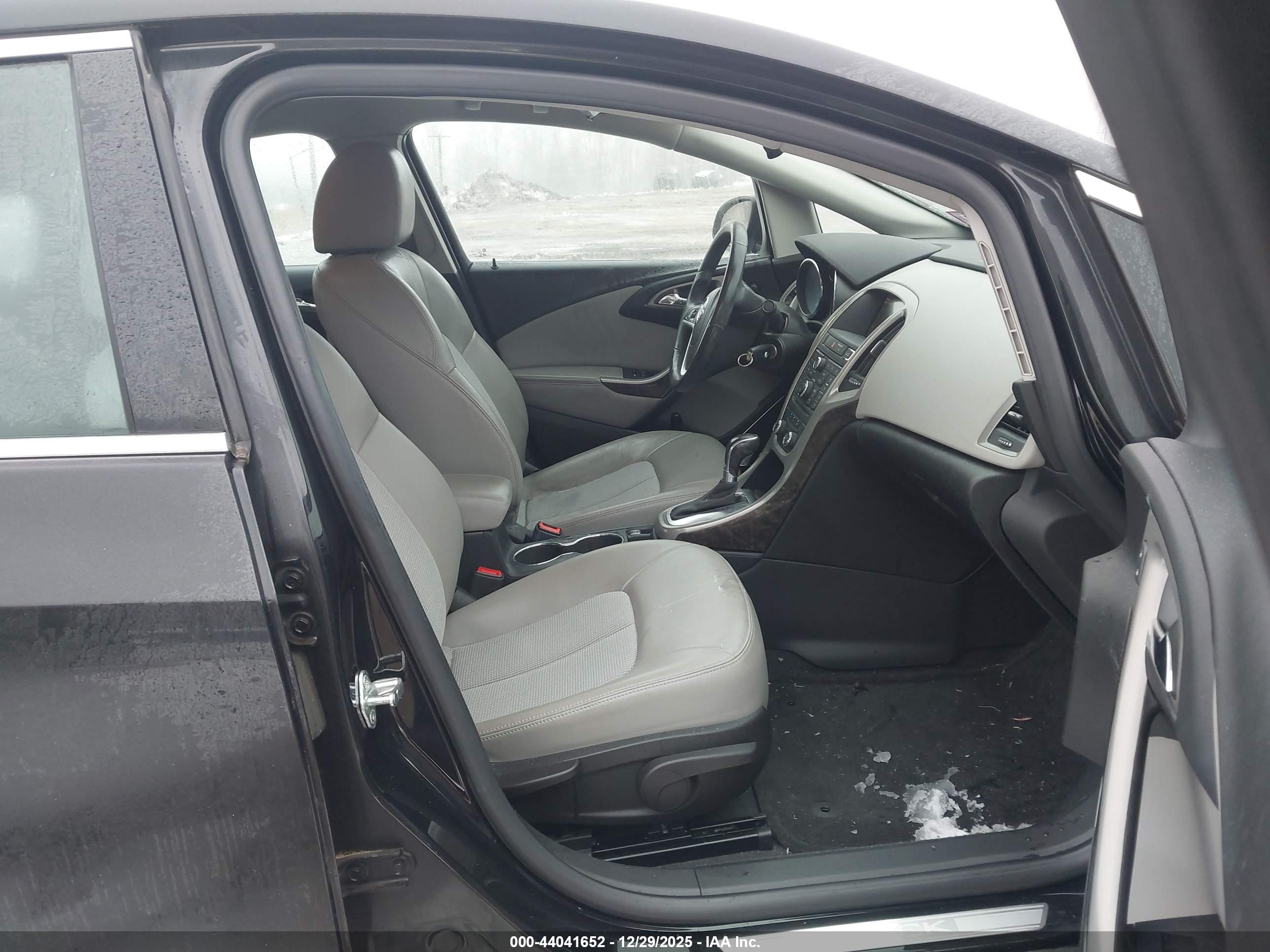 BUICK VERANO image 5