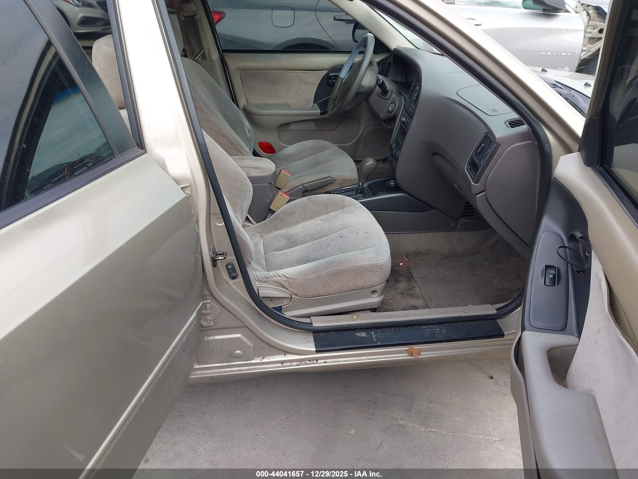 HYUNDAI ELANTRA image 5