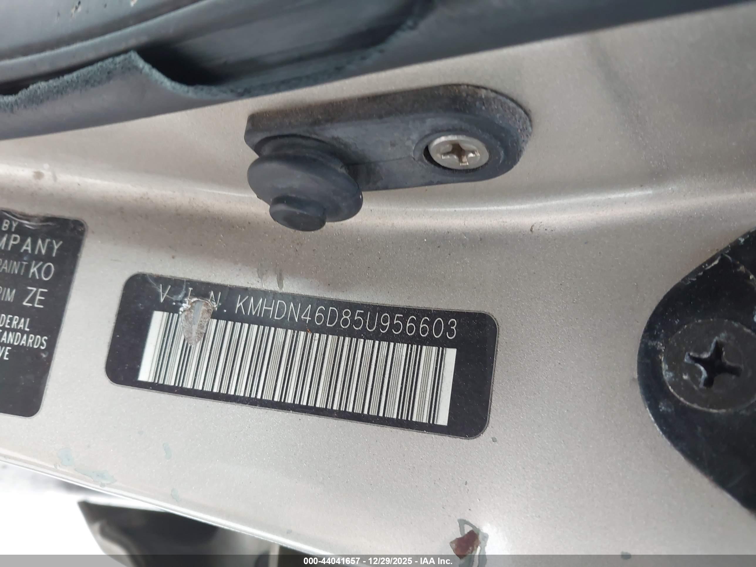 HYUNDAI ELANTRA image 9