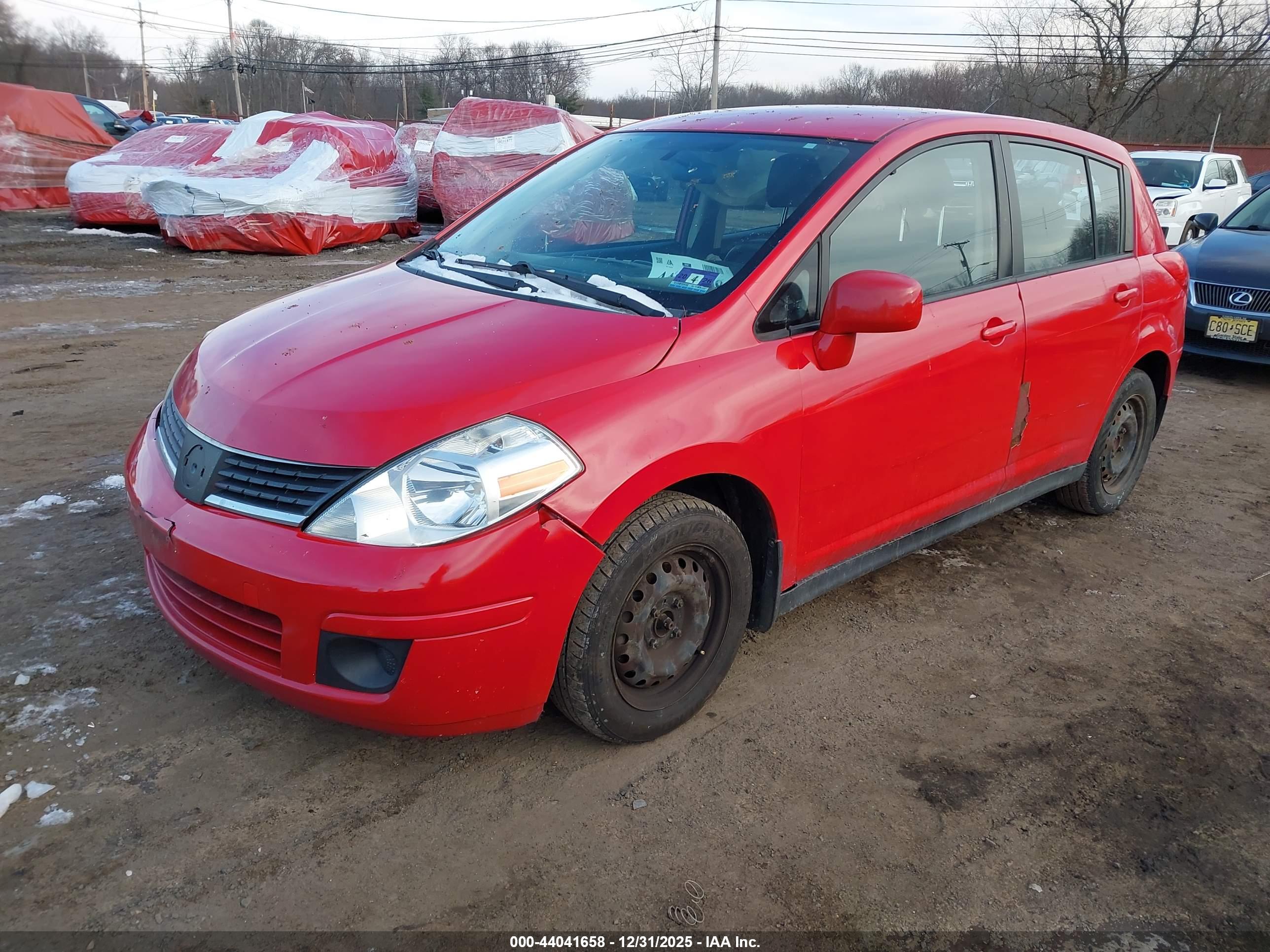 NISSAN VERSA image 2
