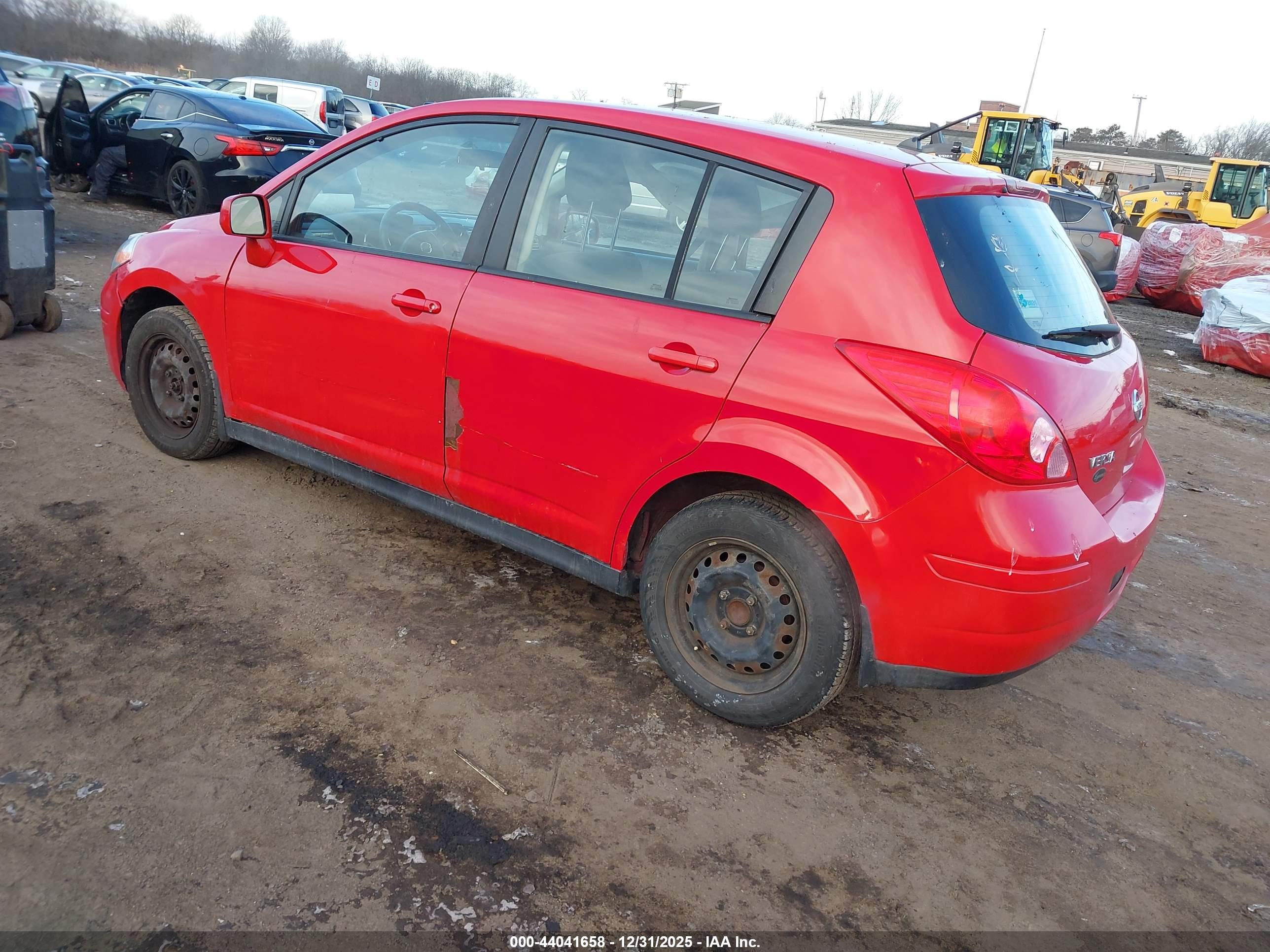 NISSAN VERSA image 3