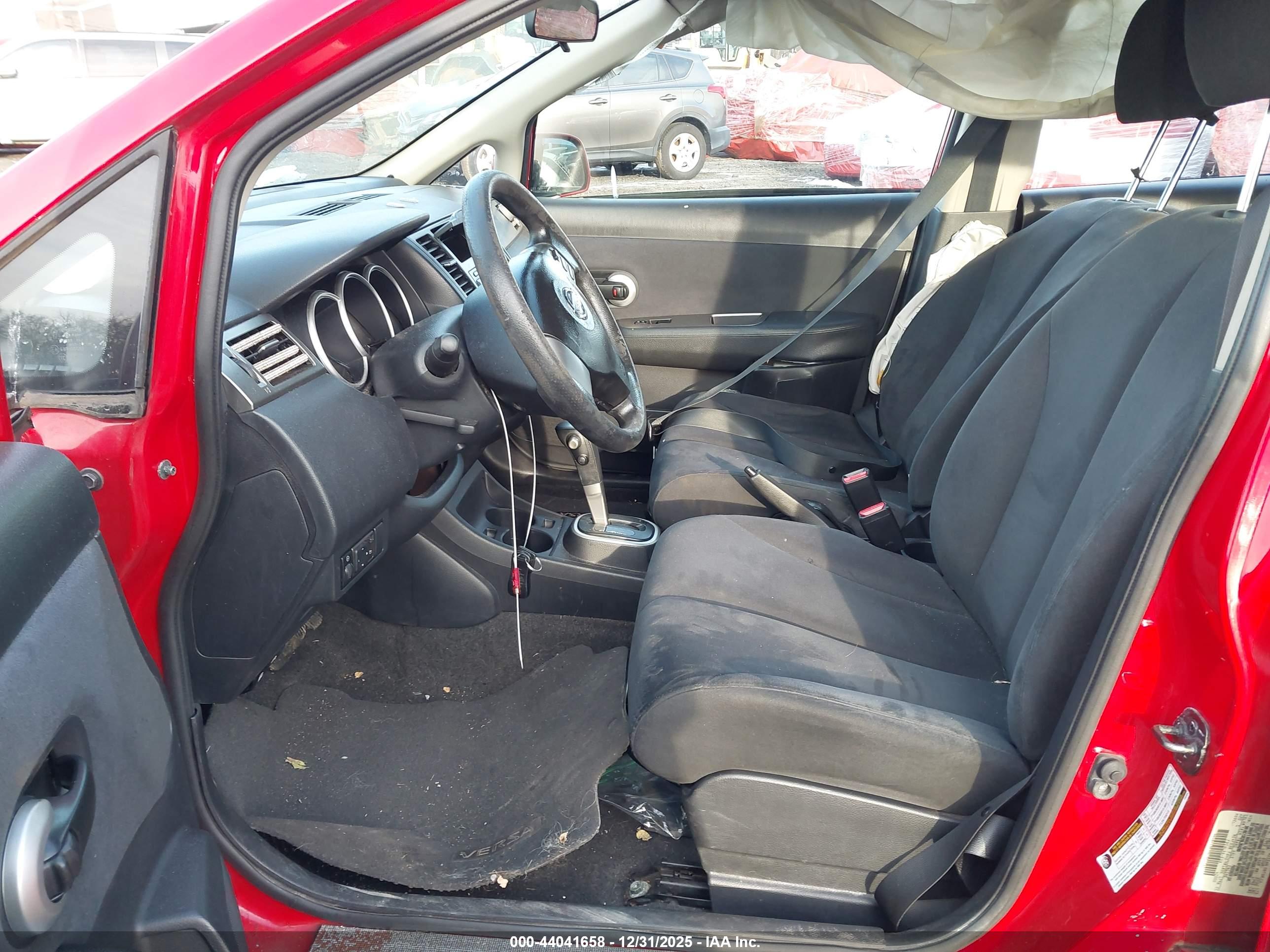 NISSAN VERSA image 5