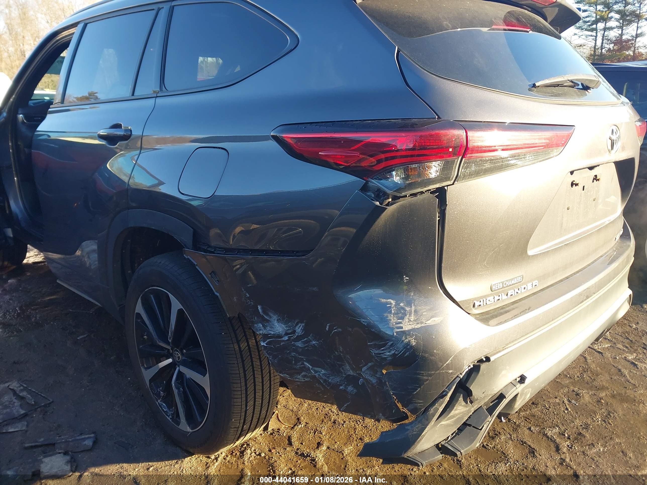 TOYOTA HIGHLANDER image 6