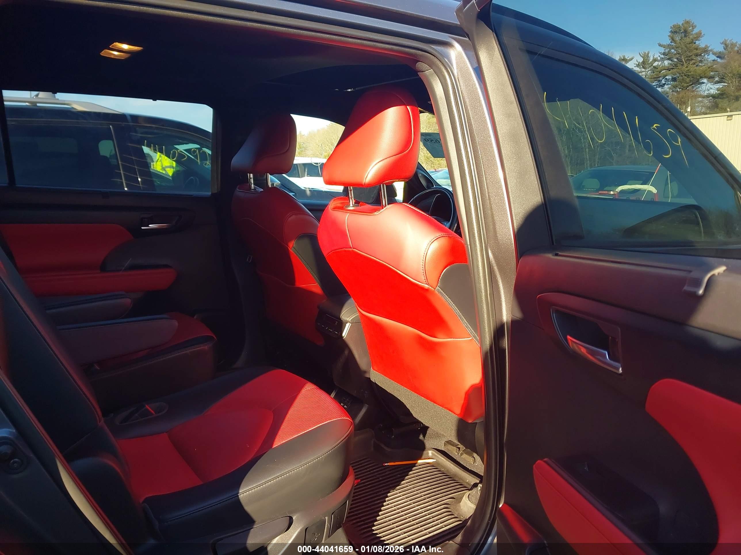 TOYOTA HIGHLANDER image 8