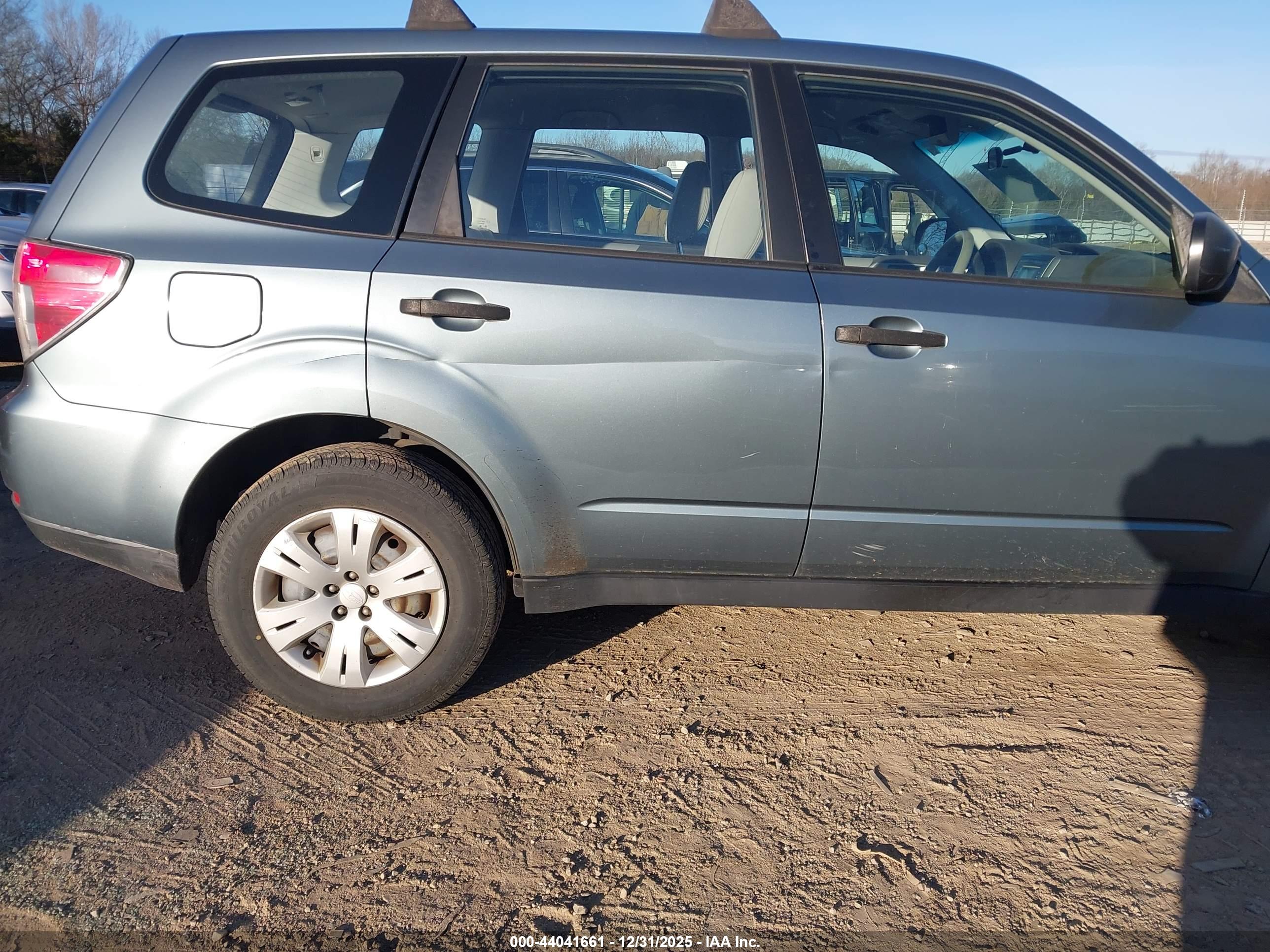 SUBARU FORESTER image 6