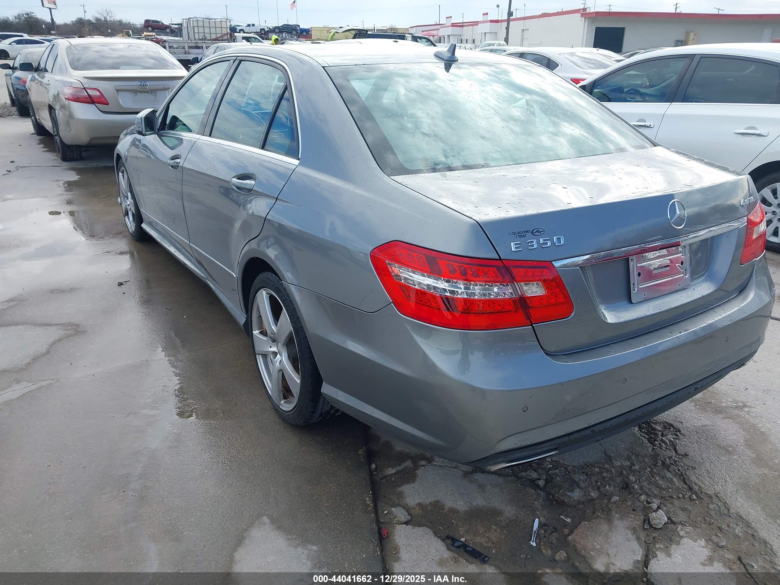 MERCEDES-BENZ E image 3