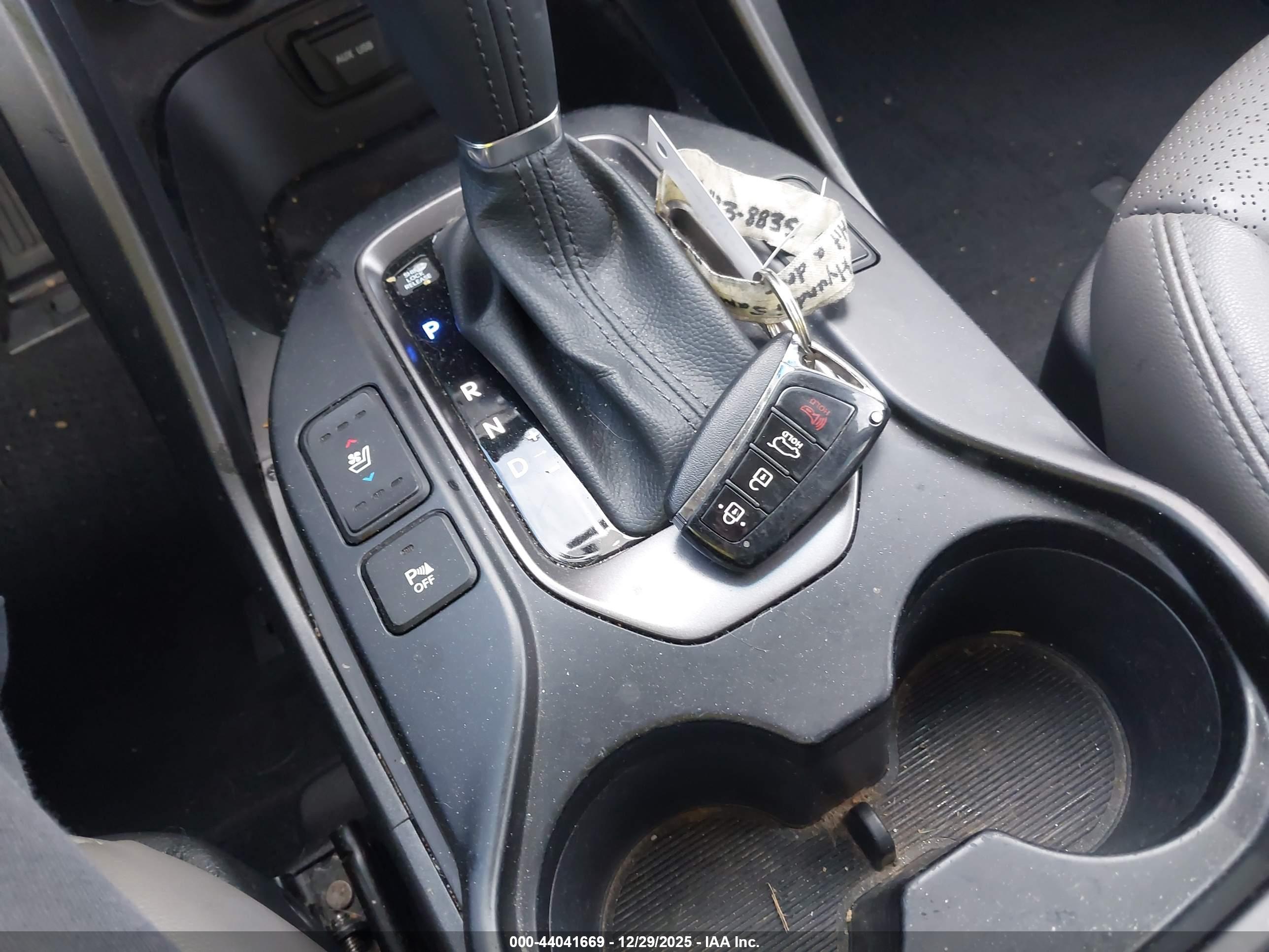 HYUNDAI SANTA image 11