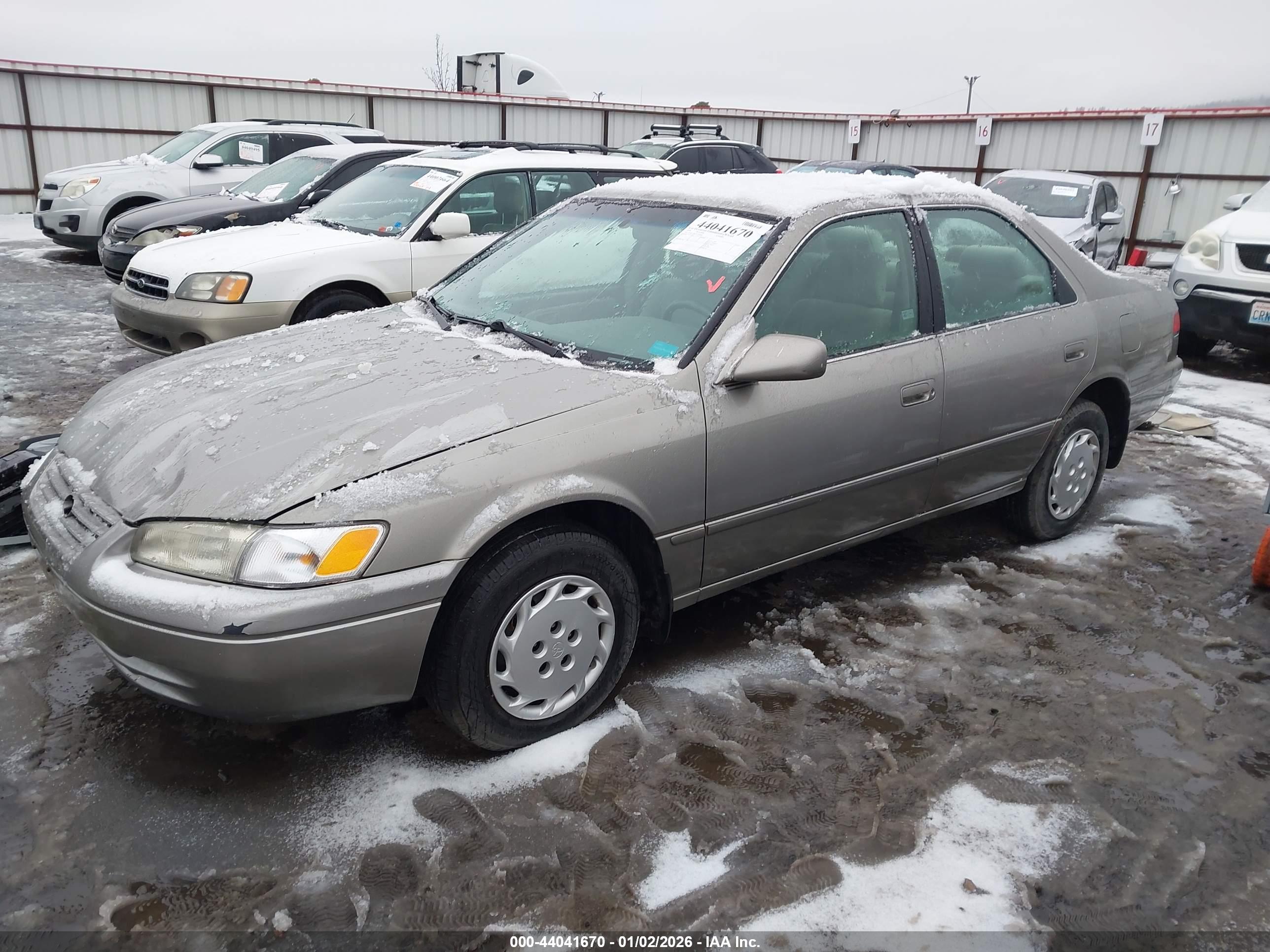 TOYOTA CAMRY image 2