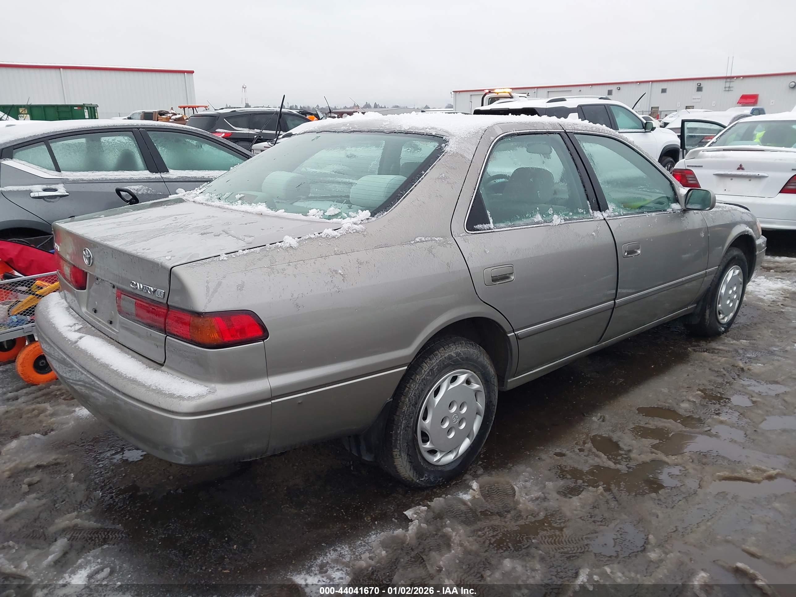 TOYOTA CAMRY image 4