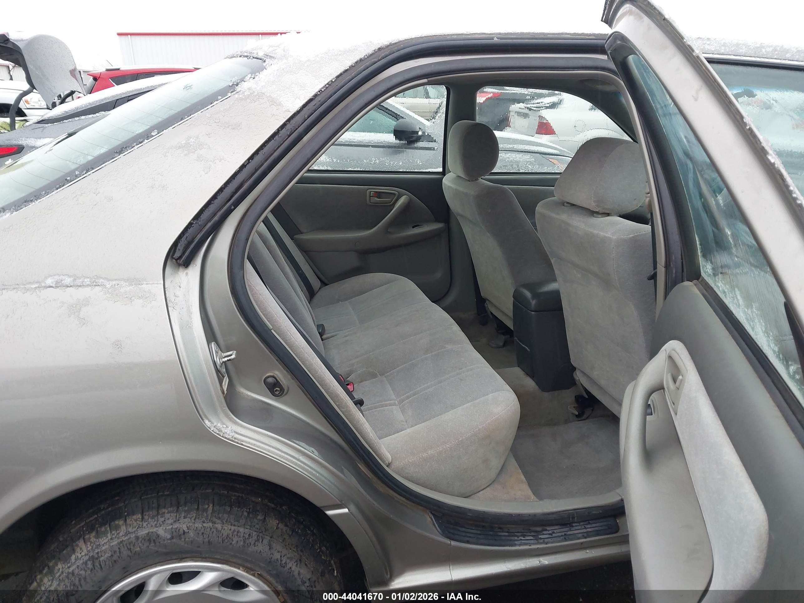 TOYOTA CAMRY image 8