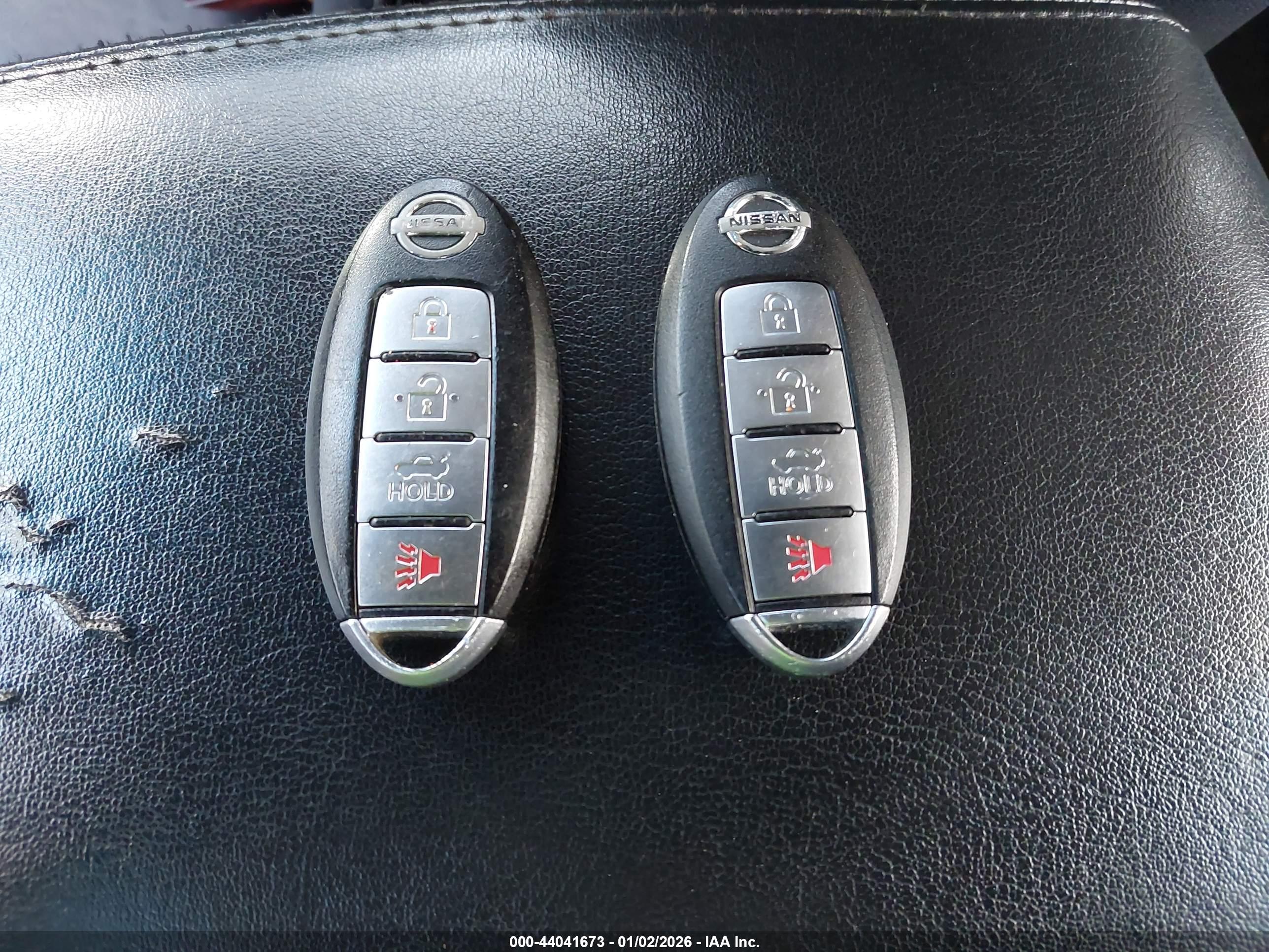 NISSAN MAXIMA image 11