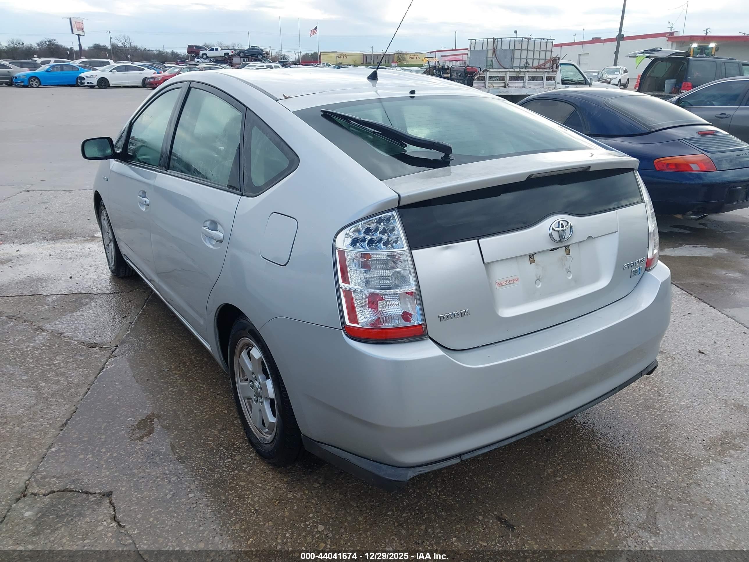 TOYOTA PRIUS image 3