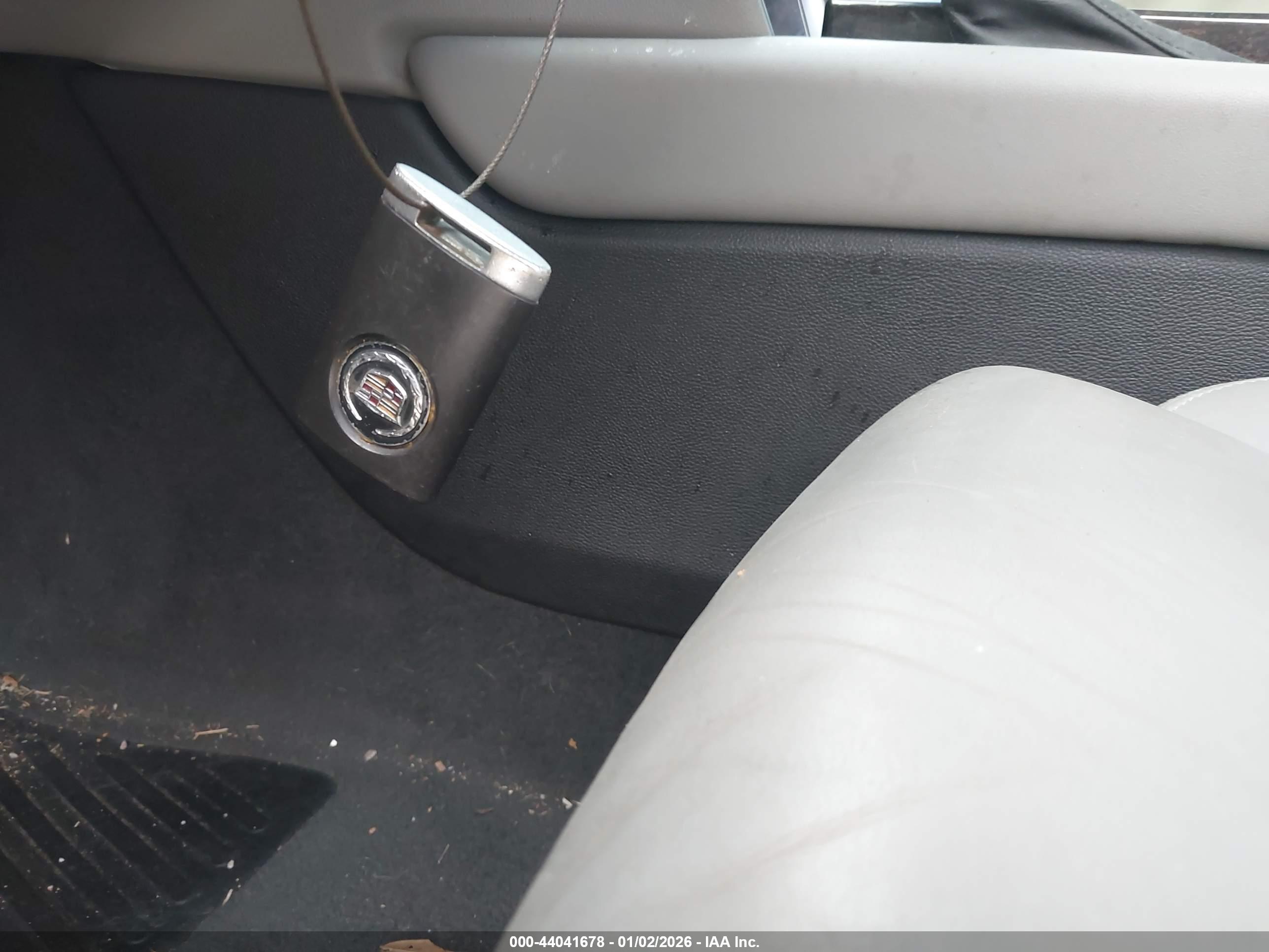CADILLAC XTS image 11