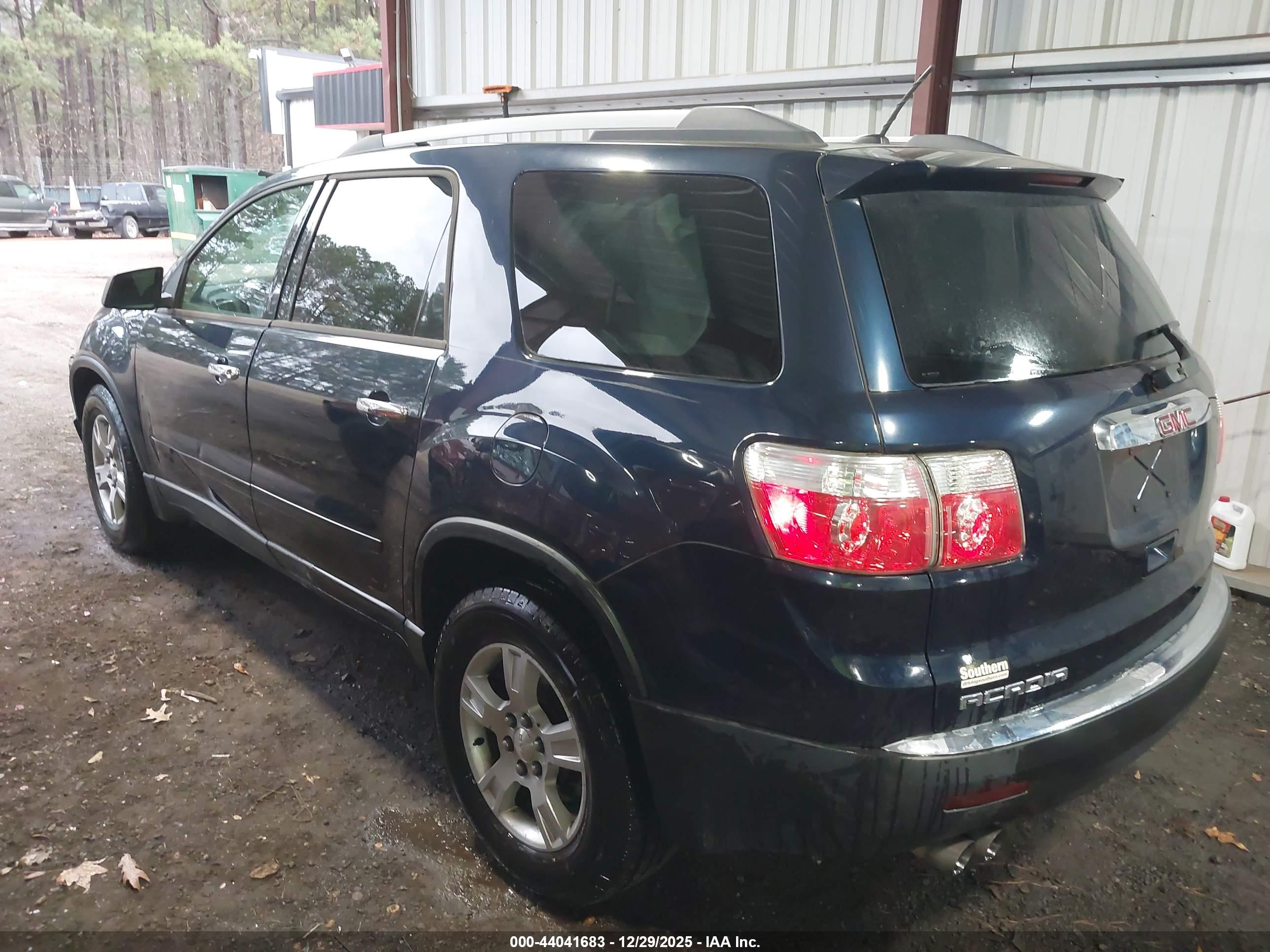 GMC ACADIA image 3