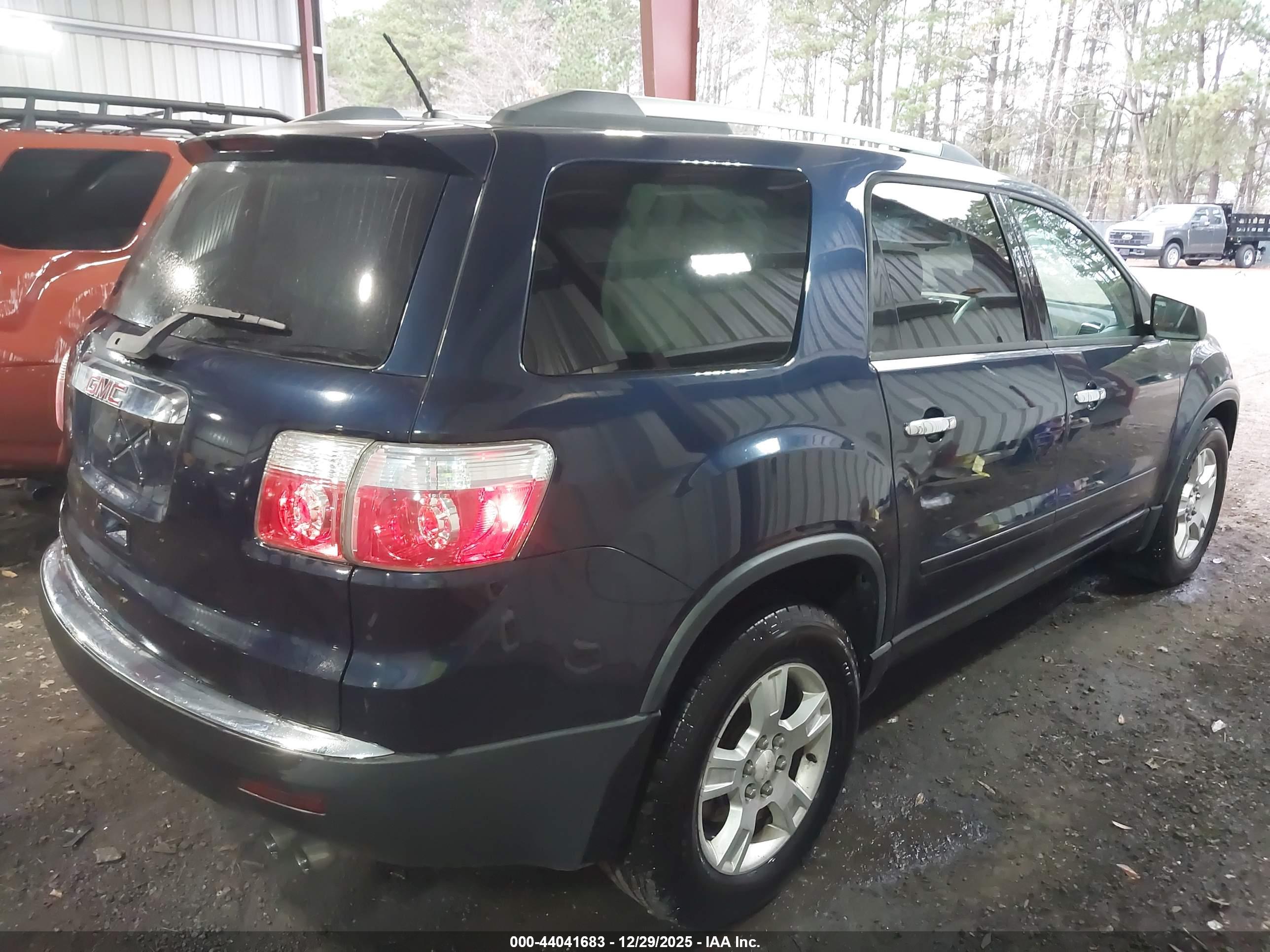 GMC ACADIA image 4