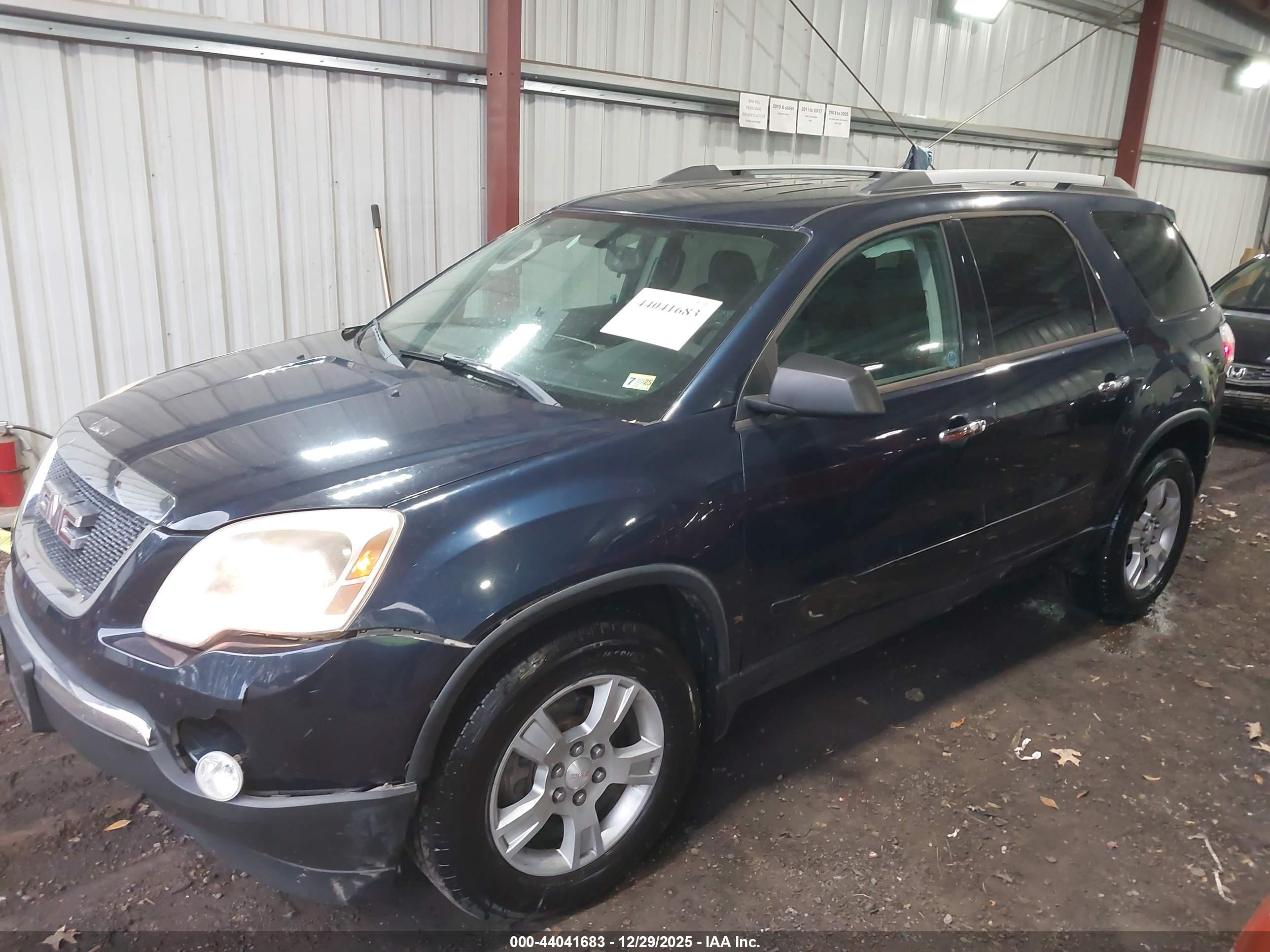 GMC ACADIA image 6