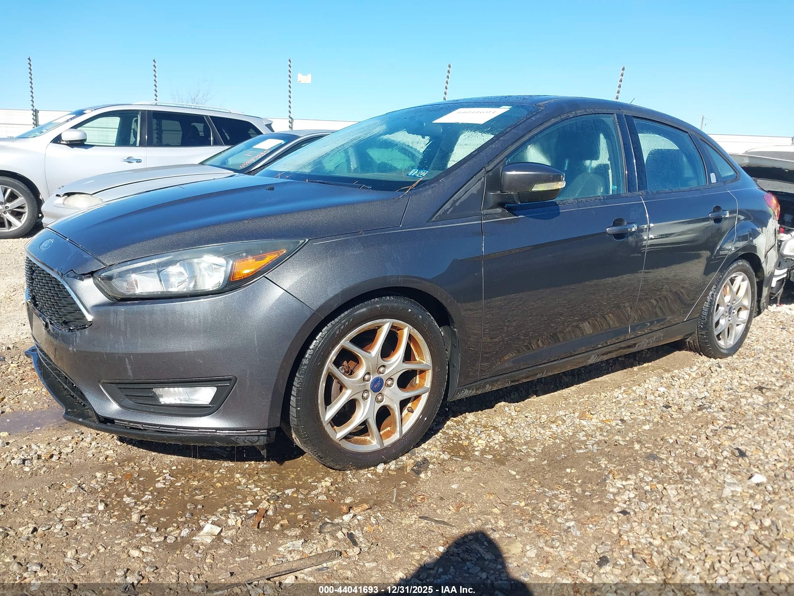 FORD FOCUS image 2