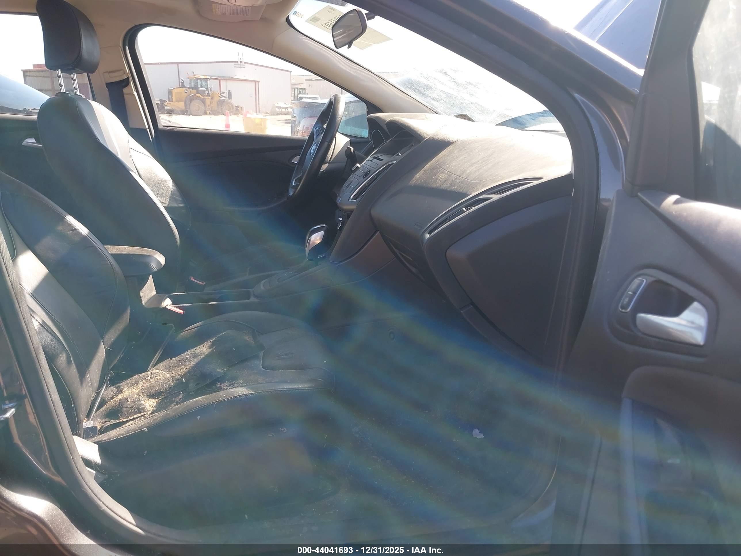 FORD FOCUS image 5