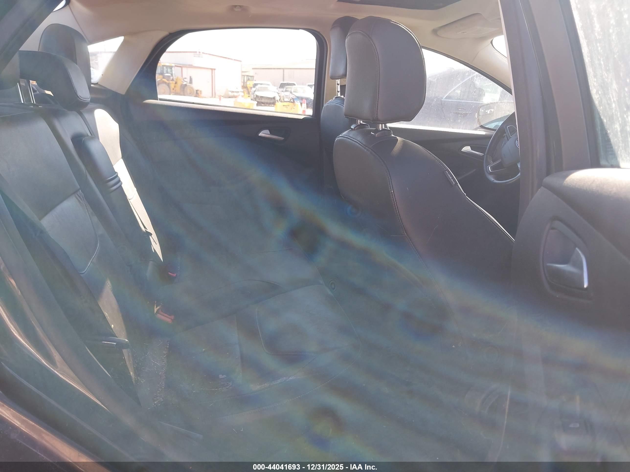 FORD FOCUS image 8