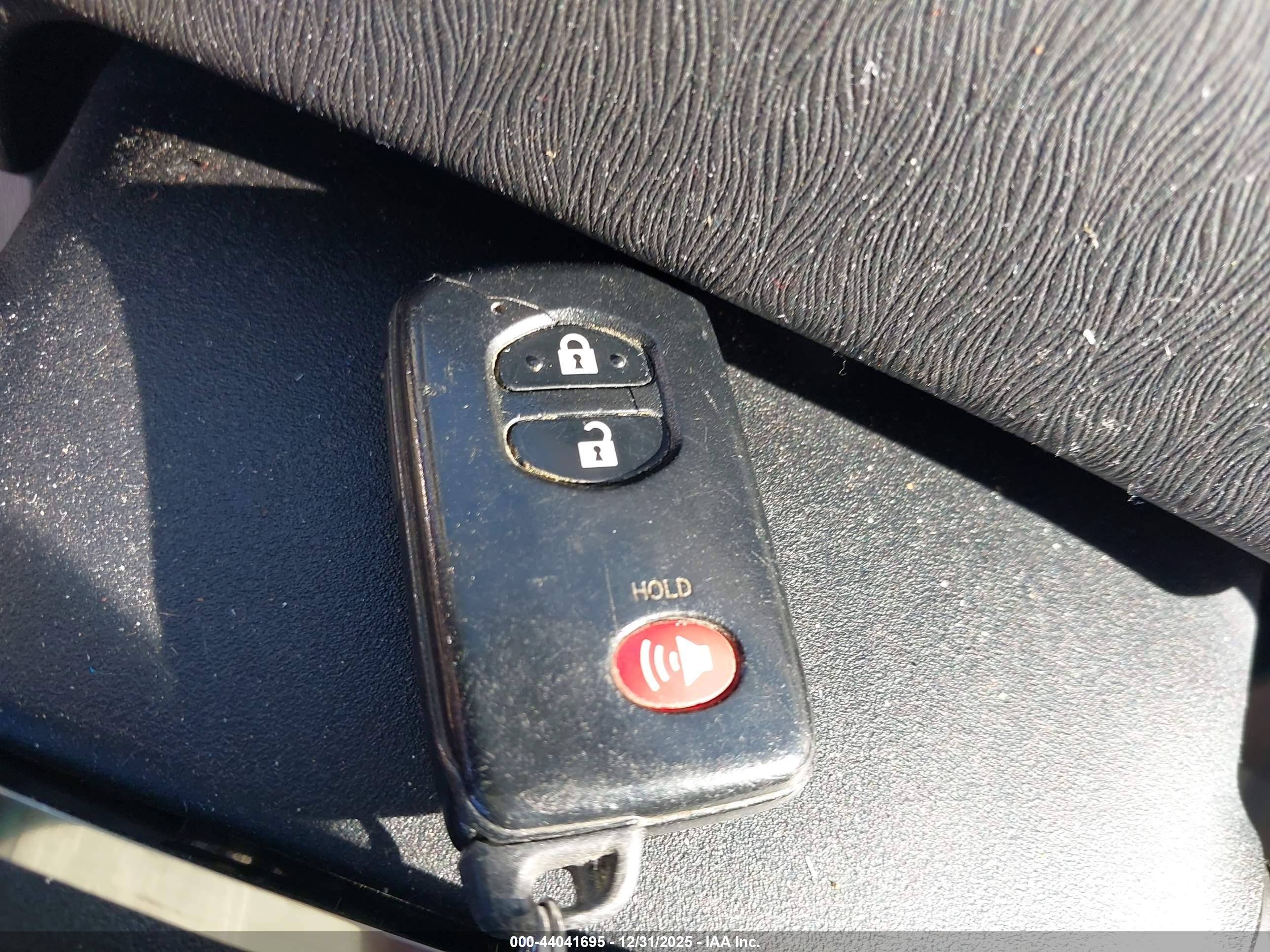 TOYOTA PRIUS image 11
