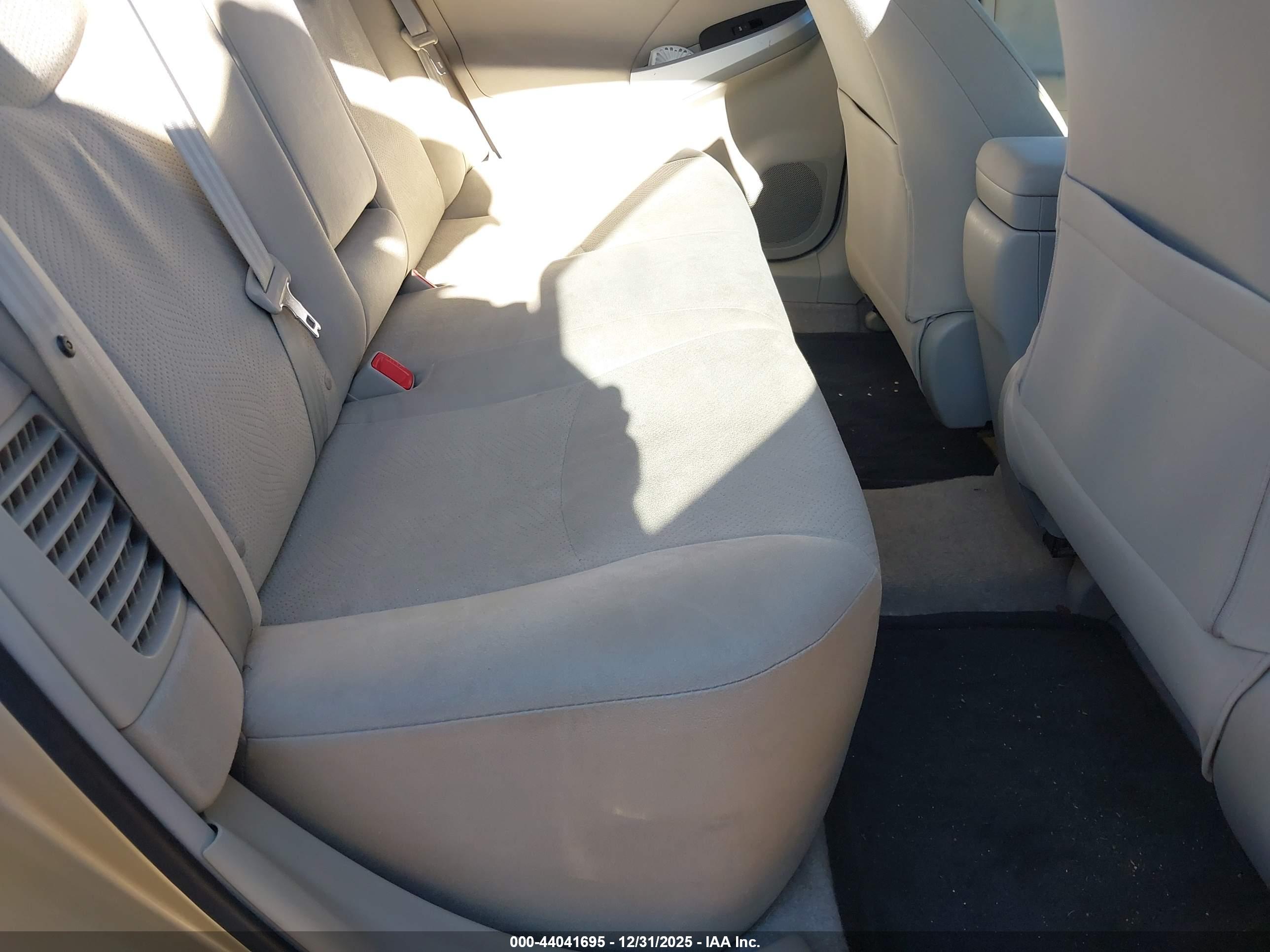 TOYOTA PRIUS image 8