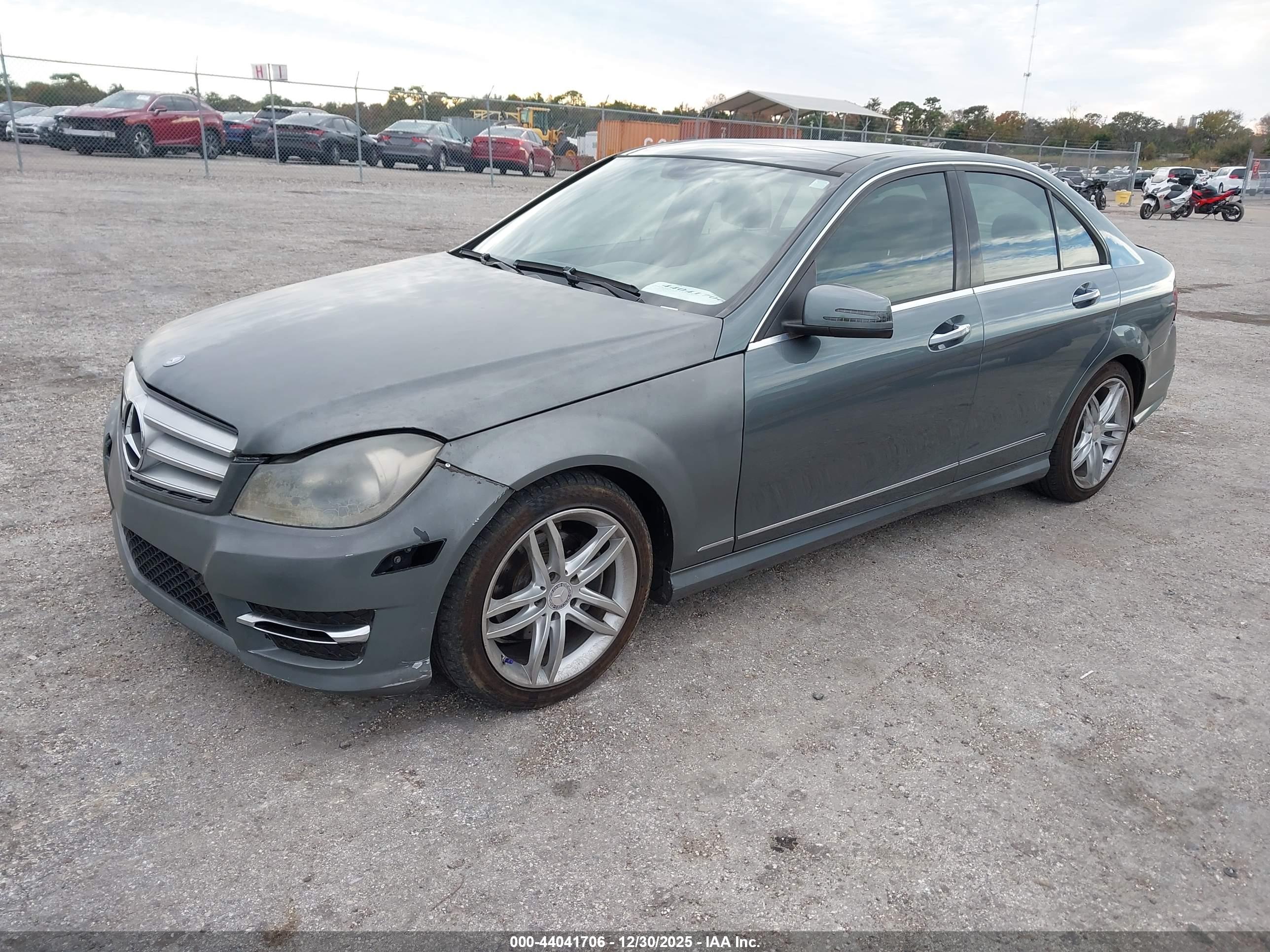 MERCEDES-BENZ C image 2