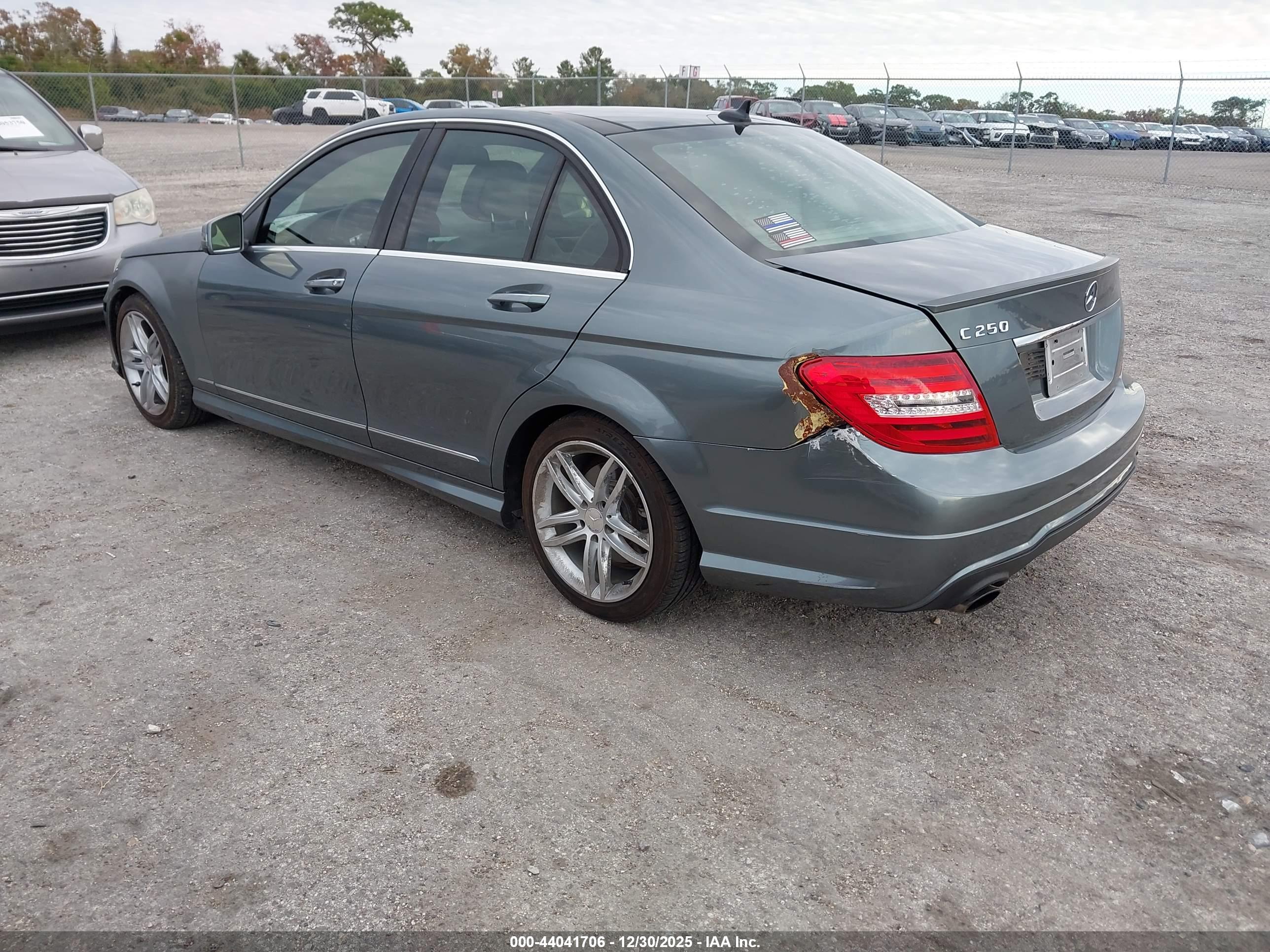 MERCEDES-BENZ C image 3