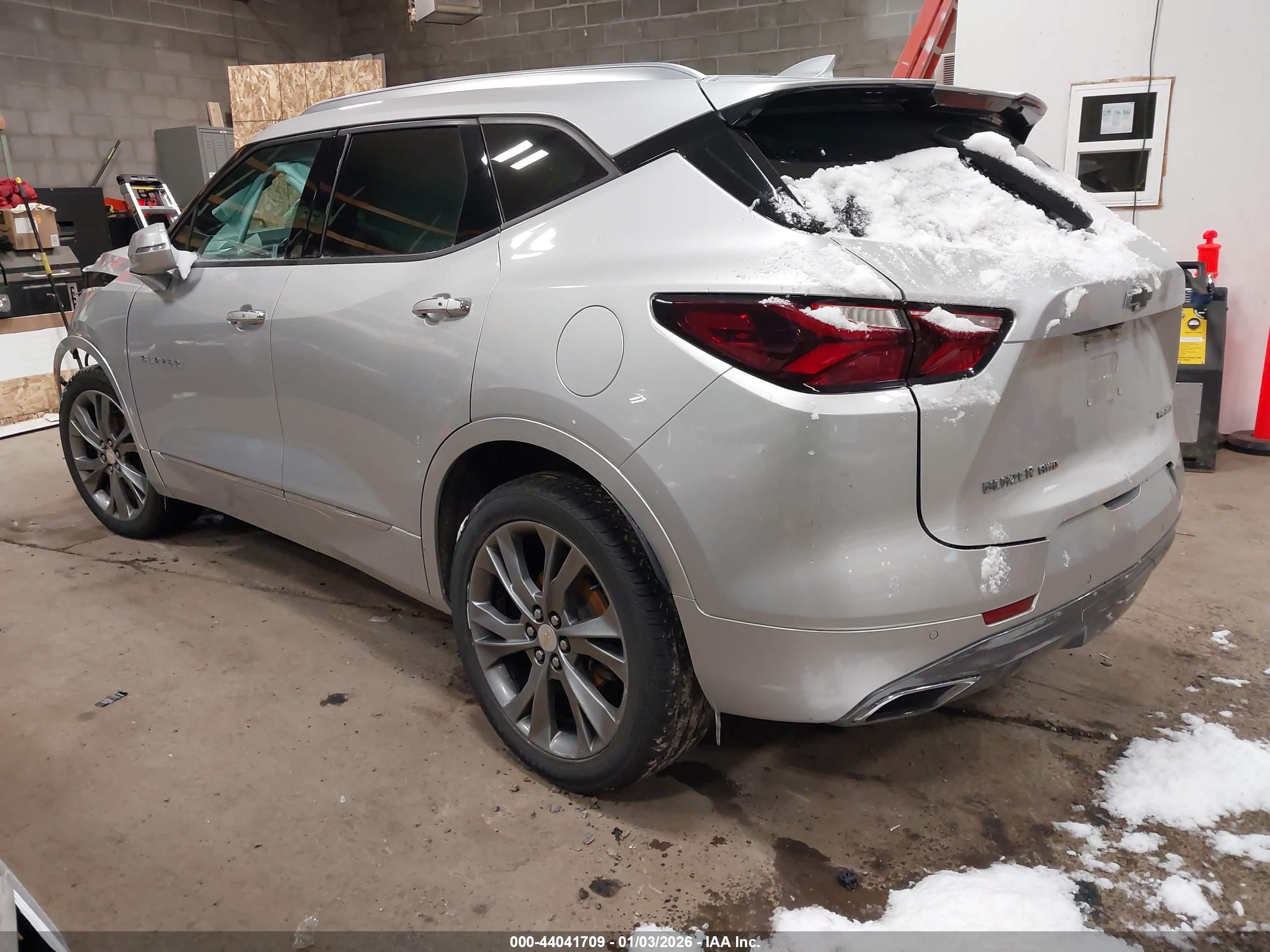 CHEVROLET BLAZER image 3