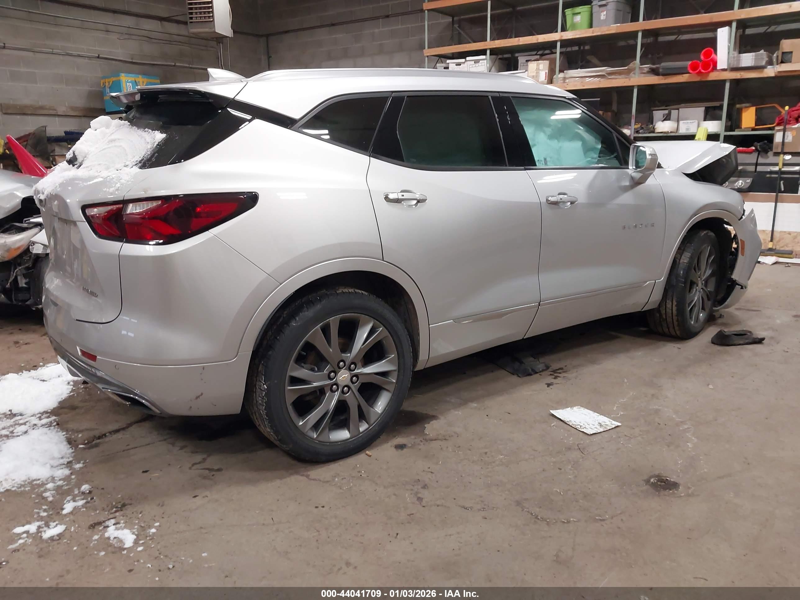 CHEVROLET BLAZER image 4